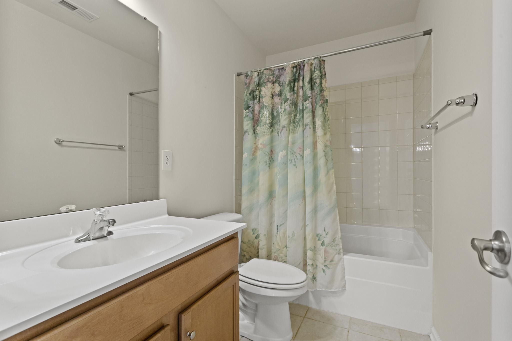 567 Shoreline Boulevard Property Photo 15