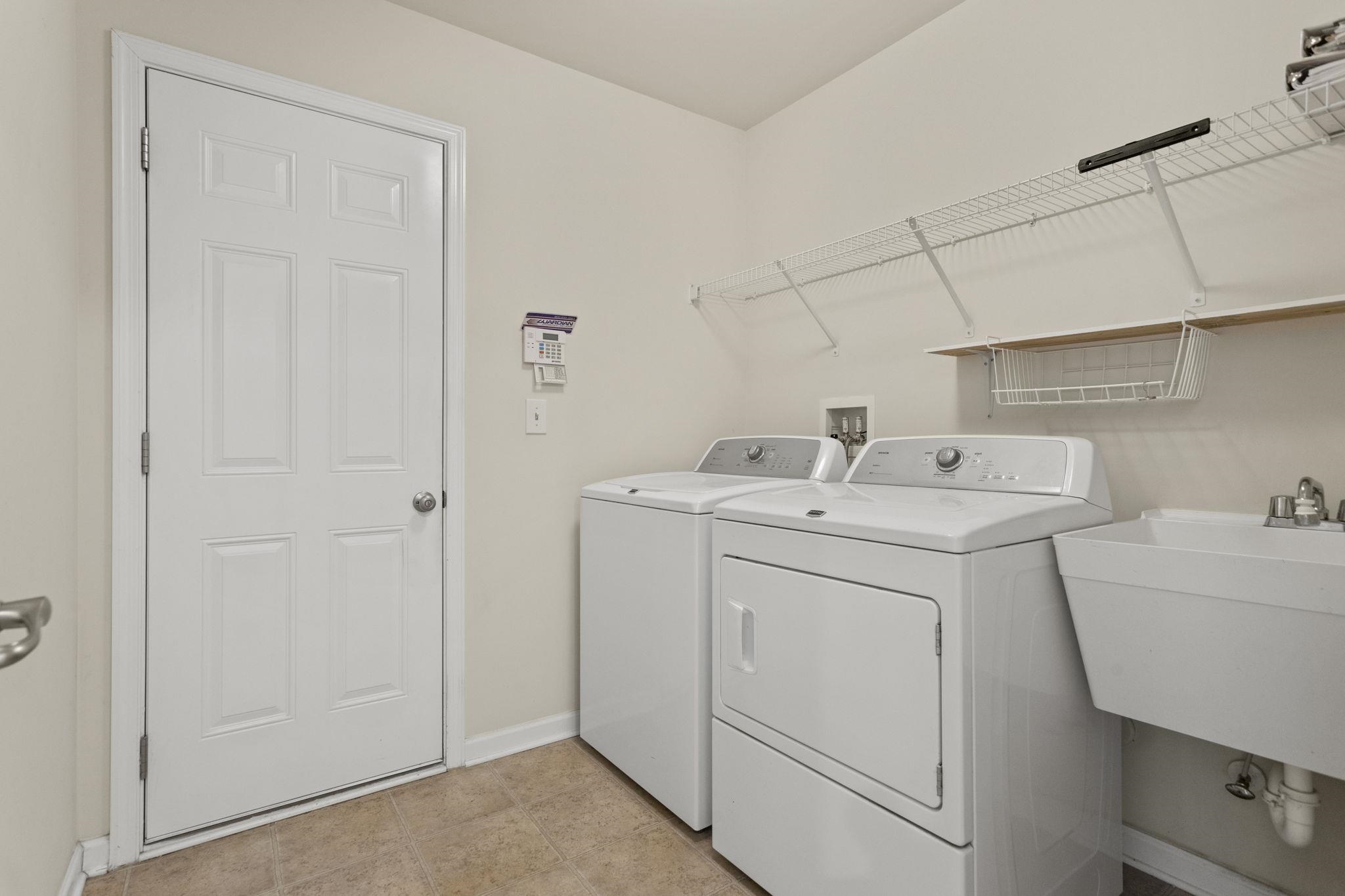 567 Shoreline Boulevard Property Photo 18