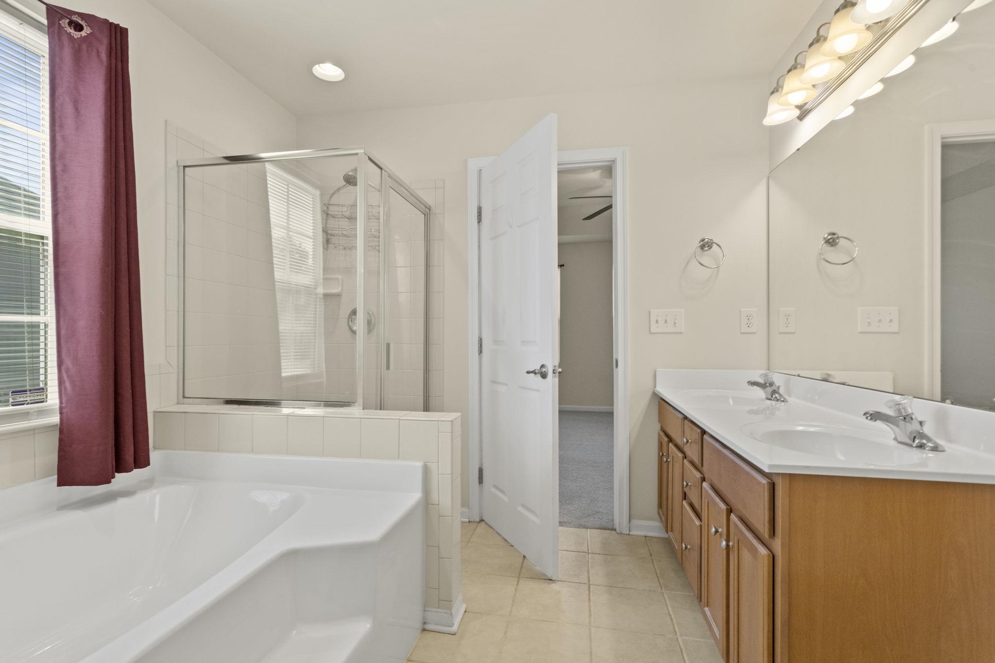 567 Shoreline Boulevard Property Photo 22