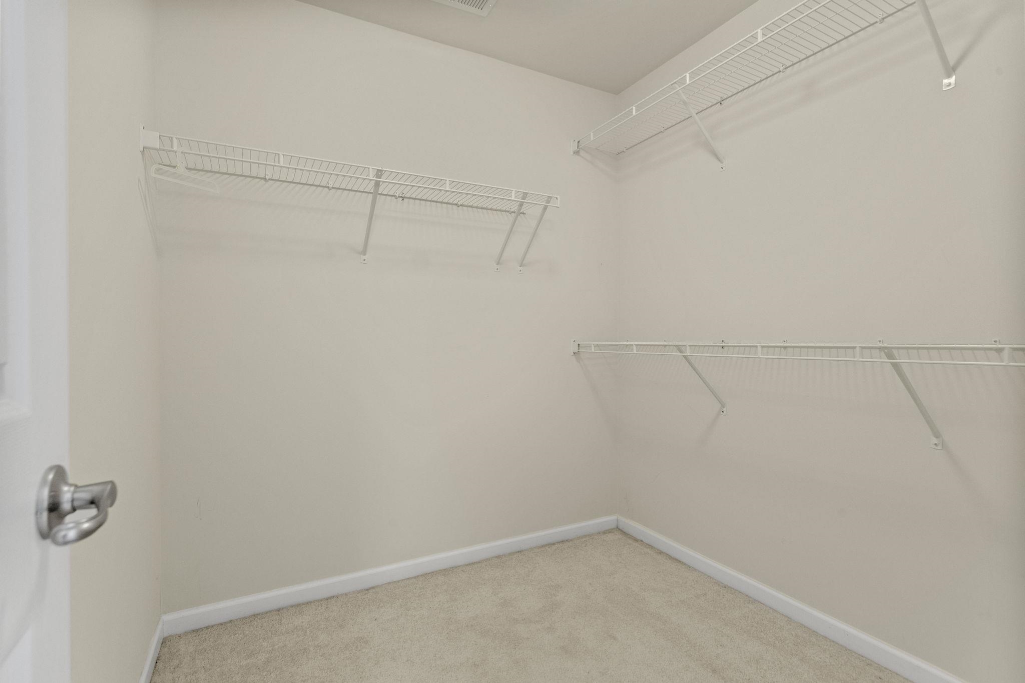 567 Shoreline Boulevard Property Photo 23