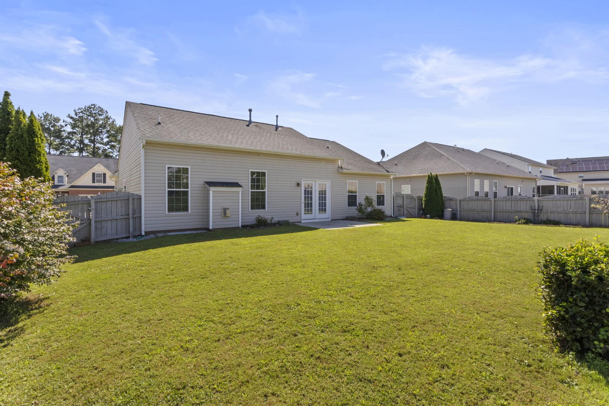 567 Shoreline Boulevard Property Photo 26