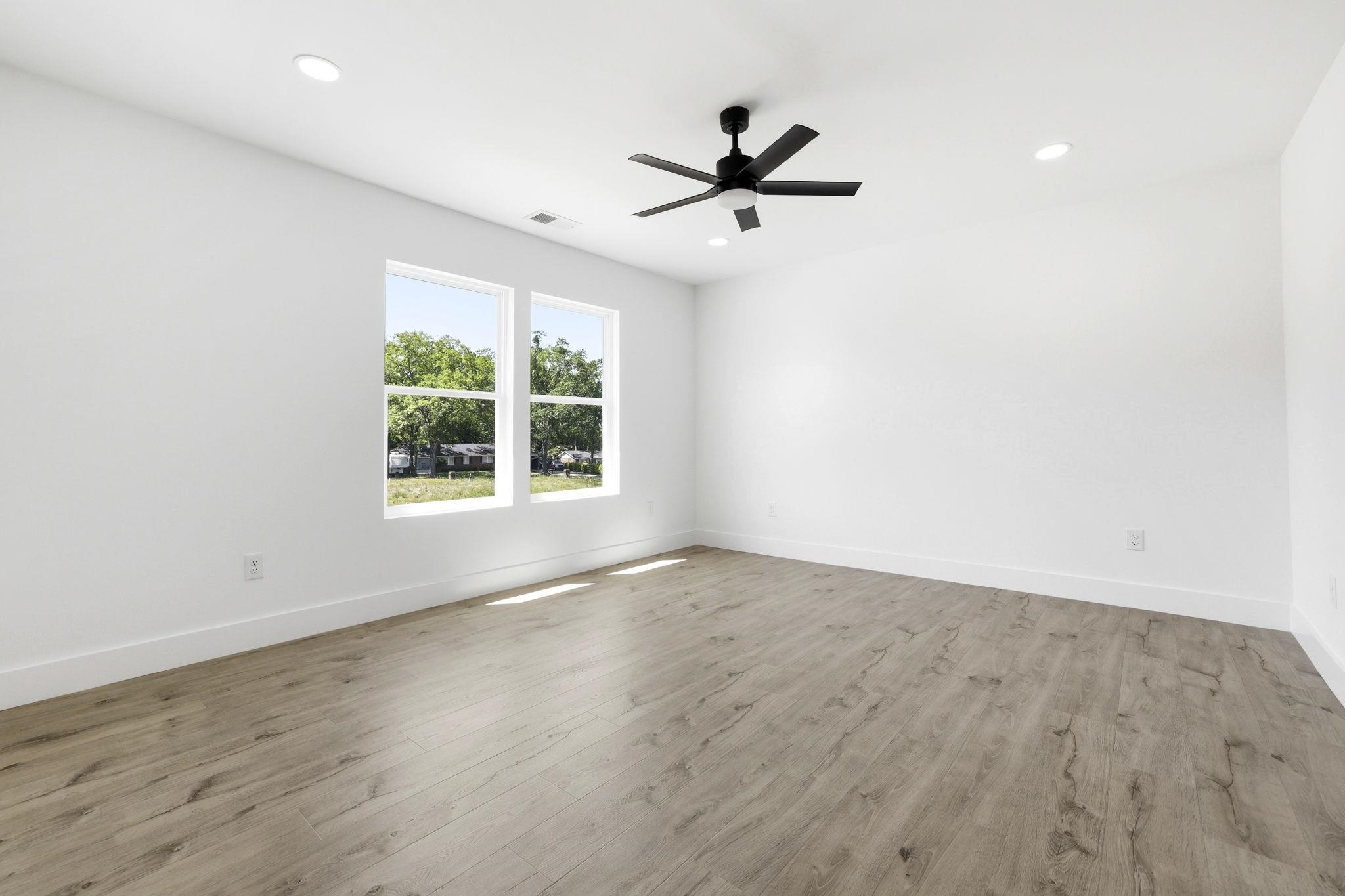 425 Ambiance Court Property Photo 7