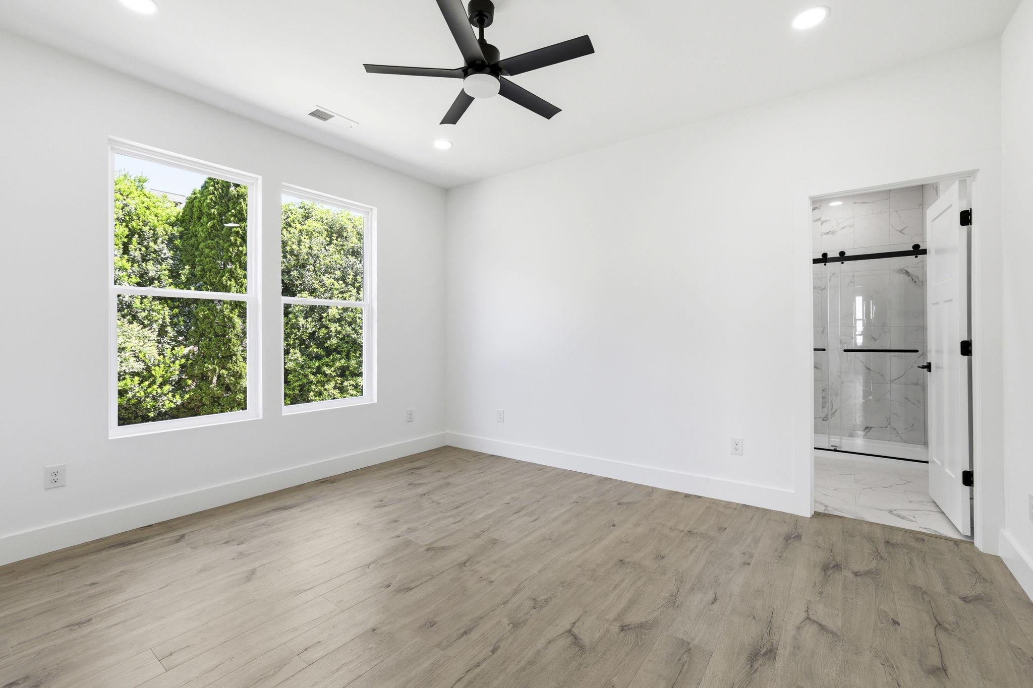 425 Ambiance Court Property Photo 8