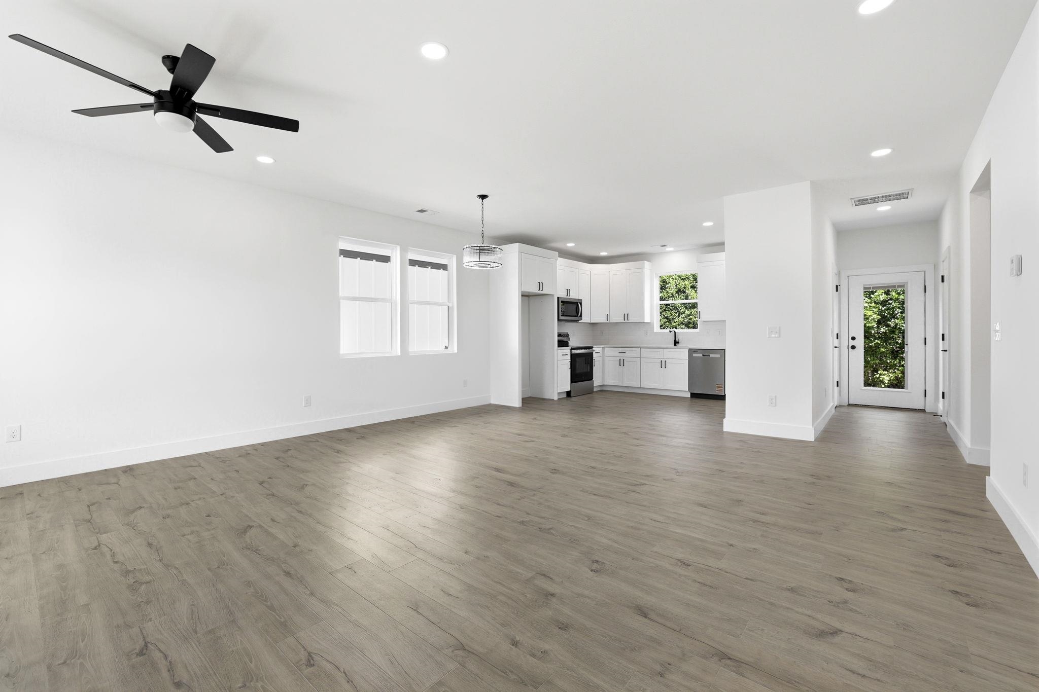 425 Ambiance Court Property Photo 9