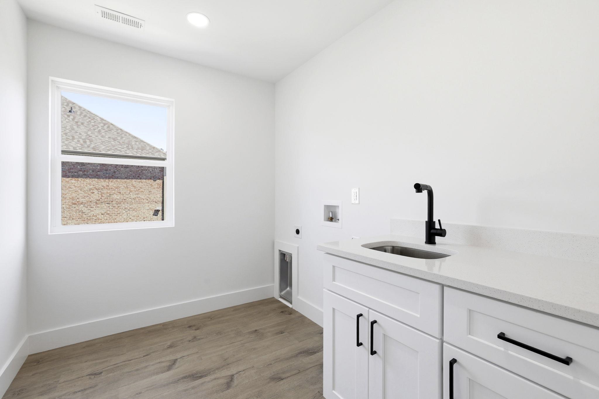 425 Ambiance Court Property Photo 19