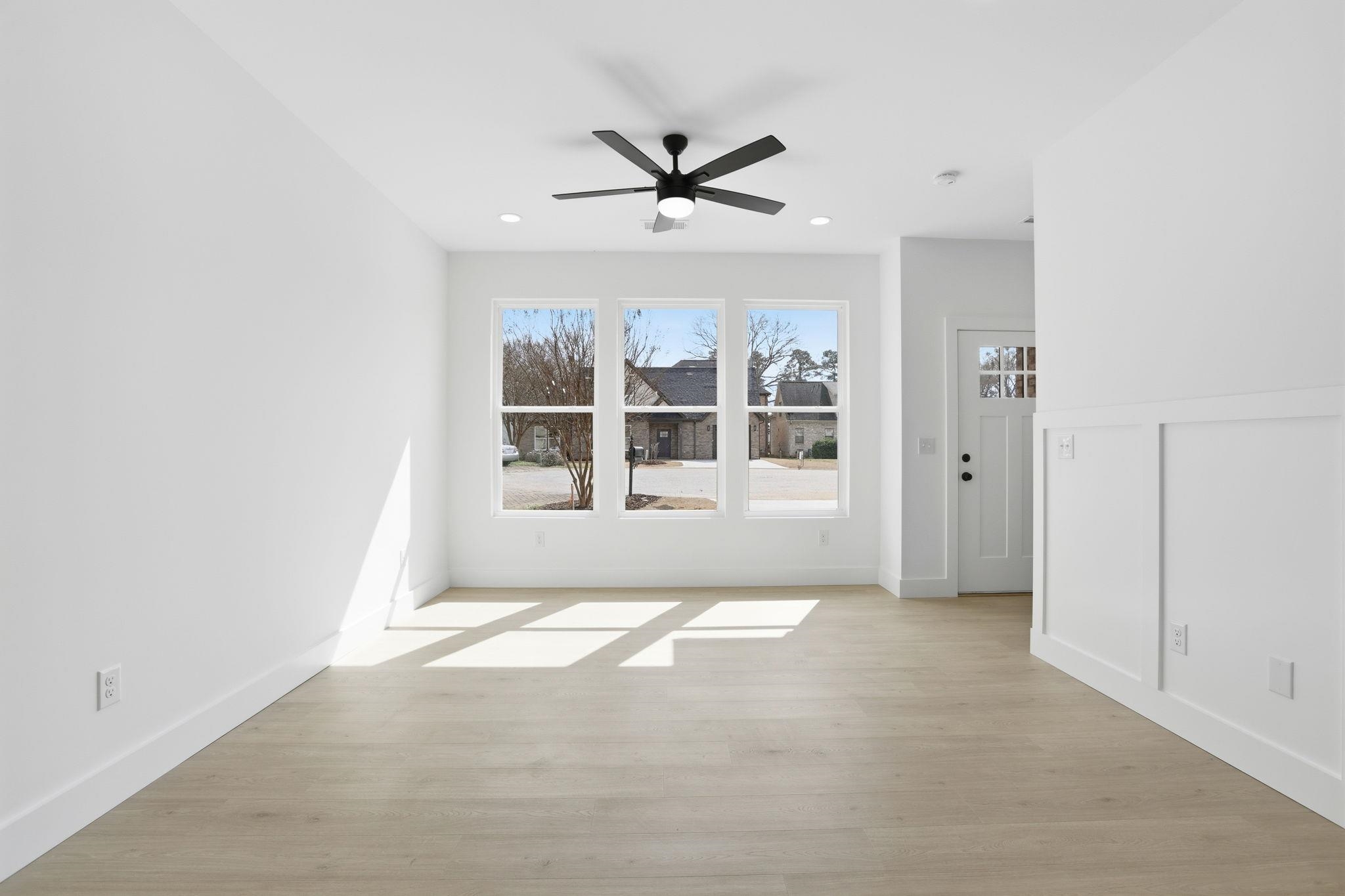 433 Ambiance Court Property Photo 4