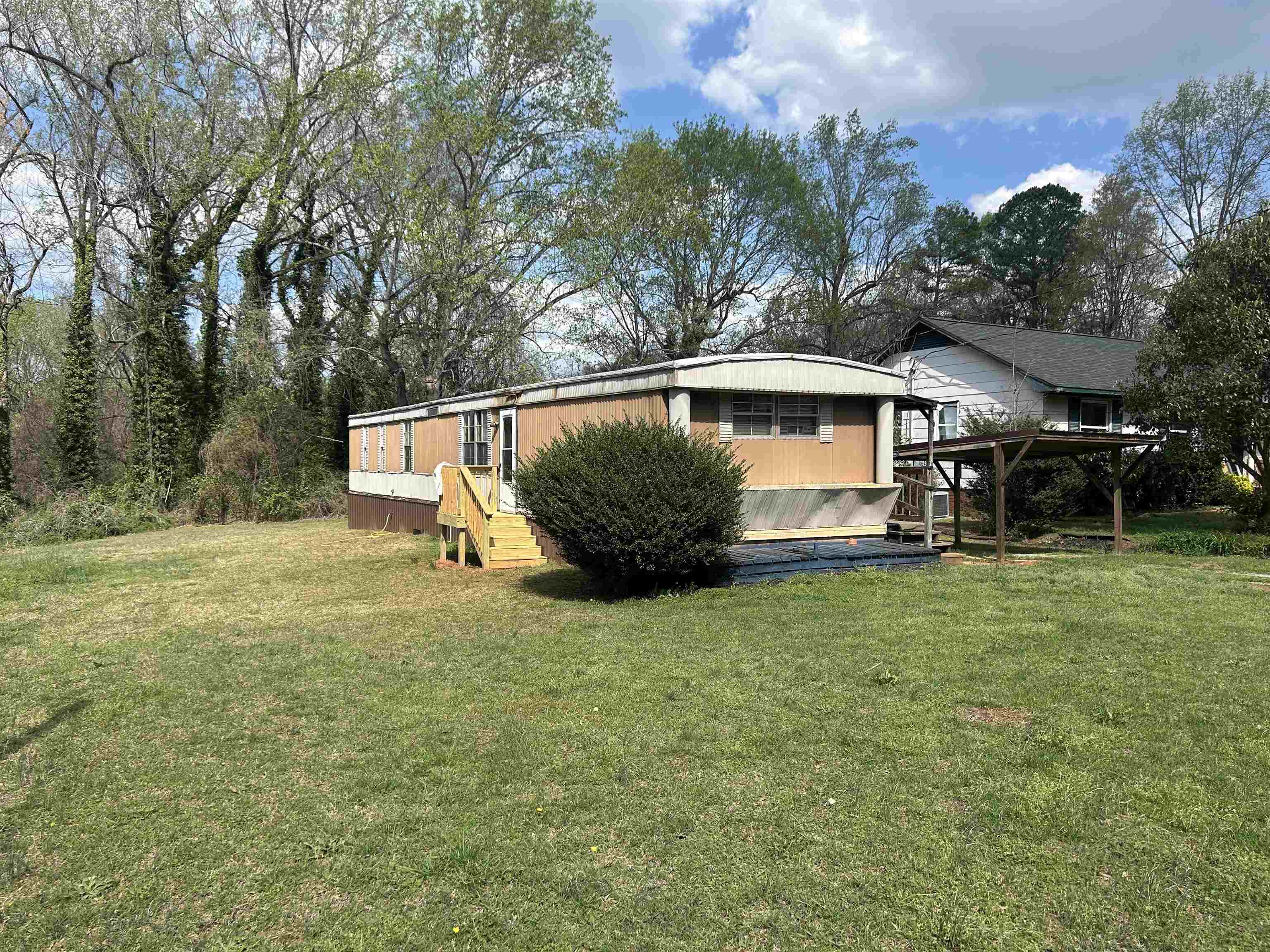 120 Crestmont Drive Property Photo 2