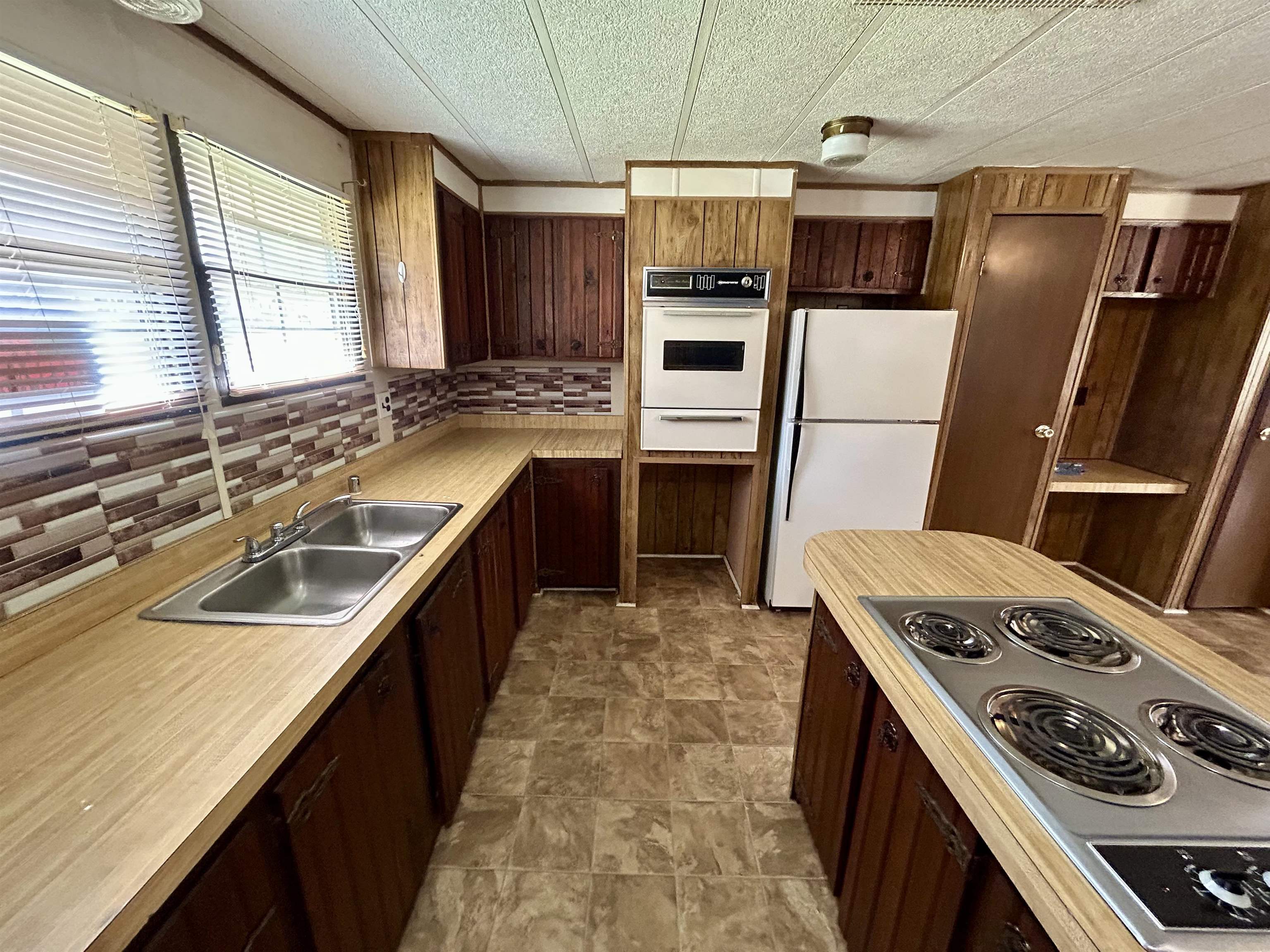 120 Crestmont Drive Property Photo 6