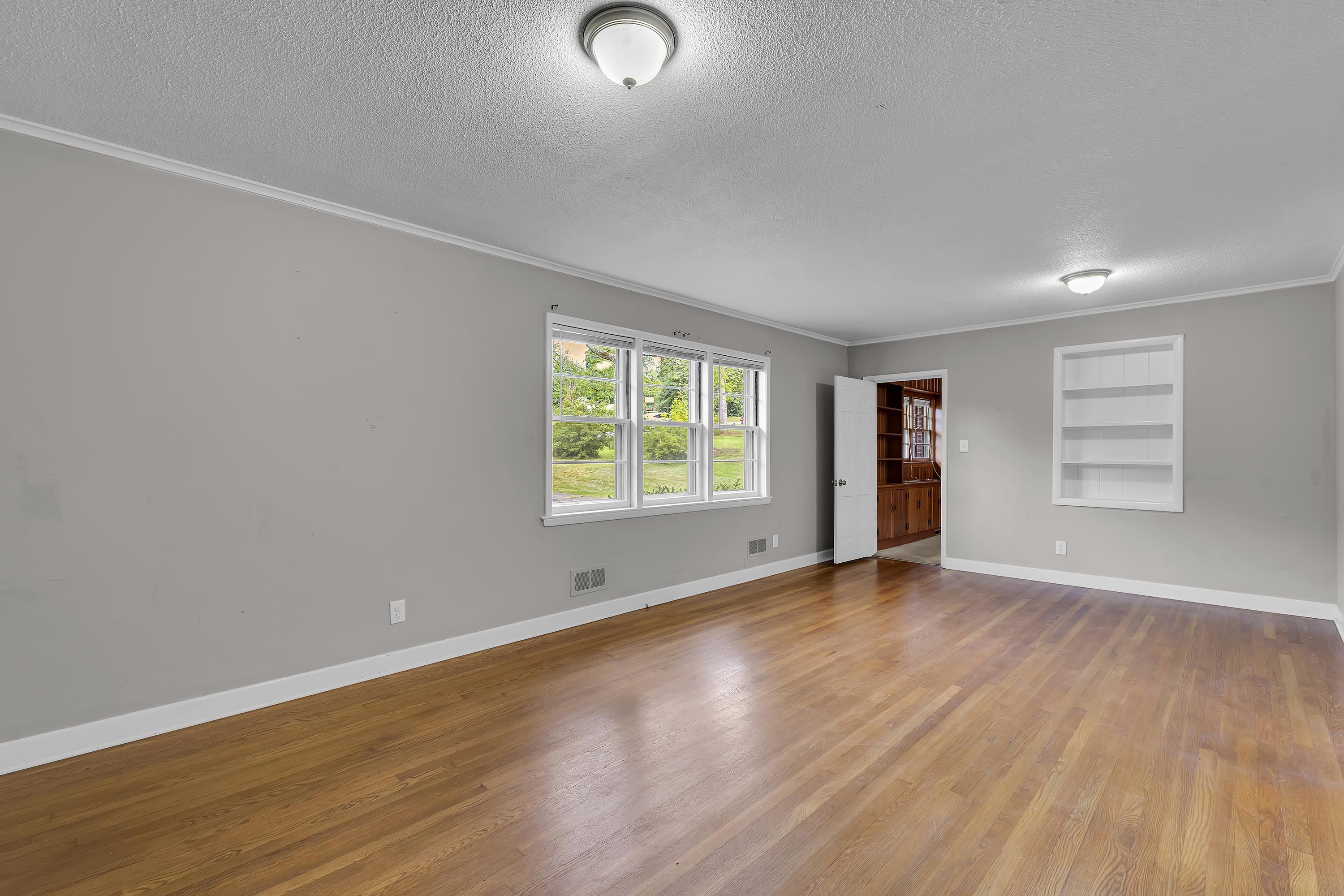 126 Holly Drive Property Photo 3