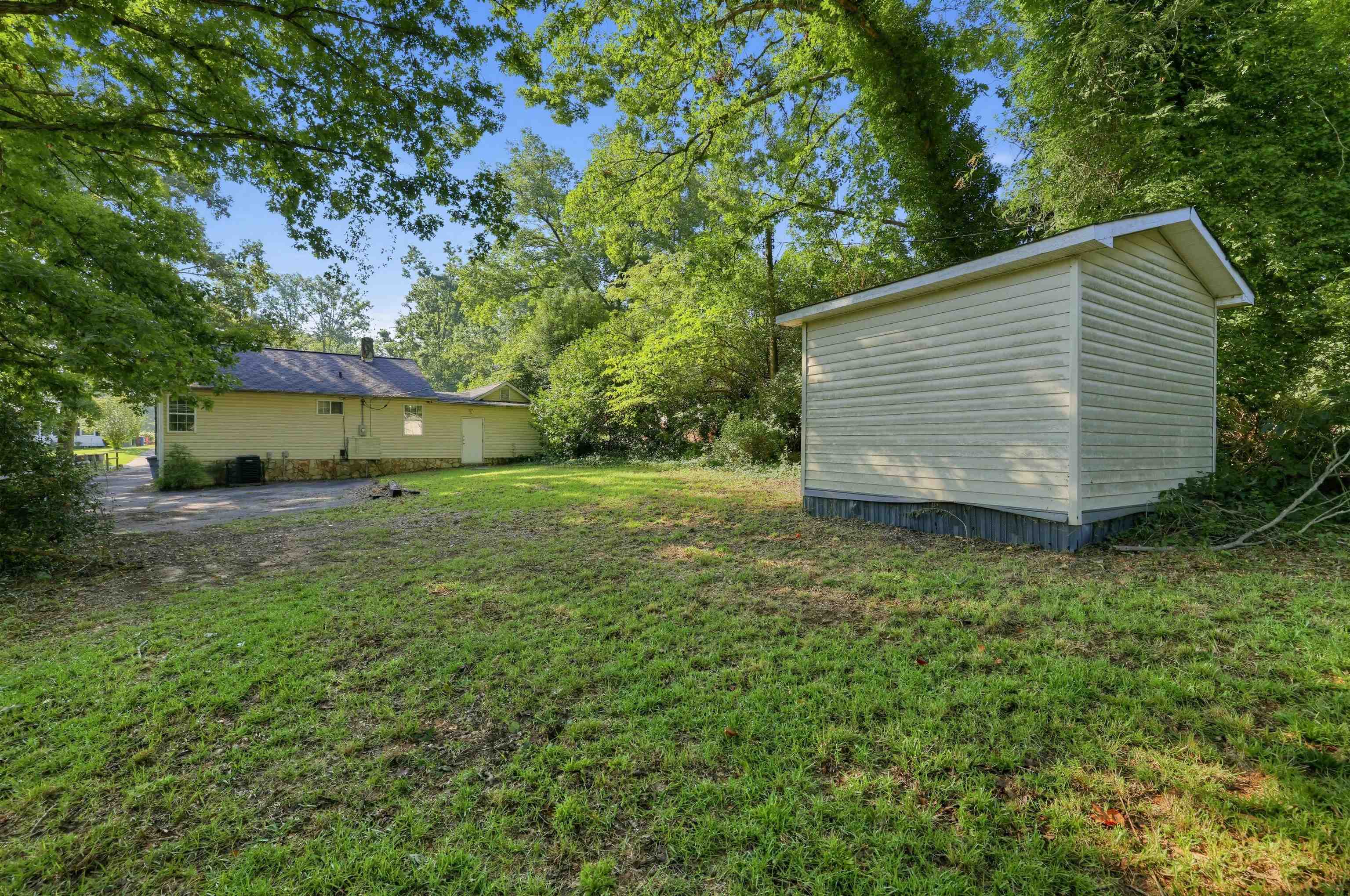 102 Overbrook Circle Property Photo 3