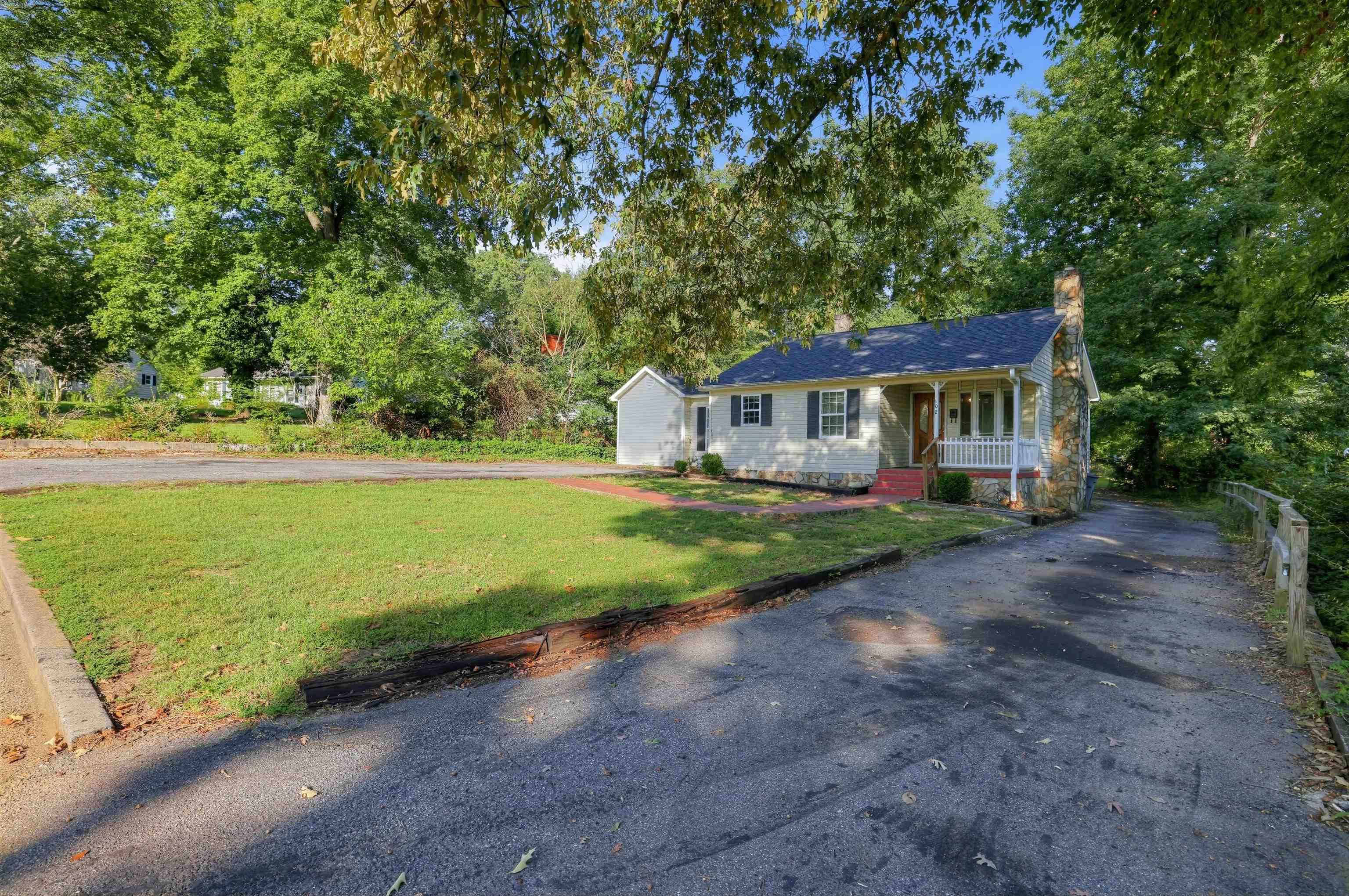102 Overbrook Circle Property Photo 10