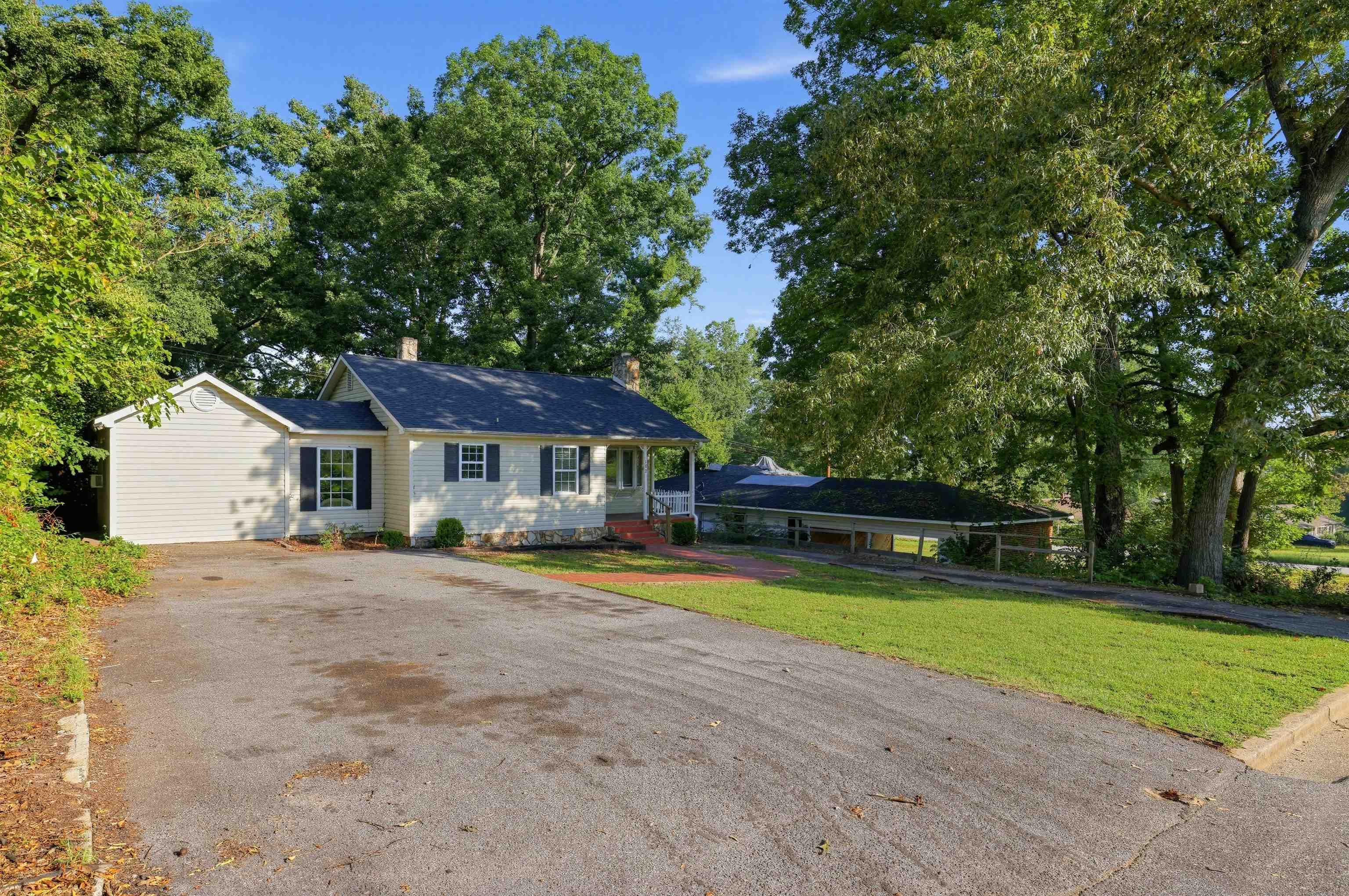 102 Overbrook Circle Property Photo 11