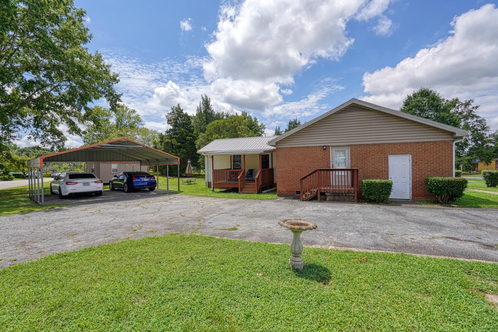 411 Vanderbilt Road Property Photo 8