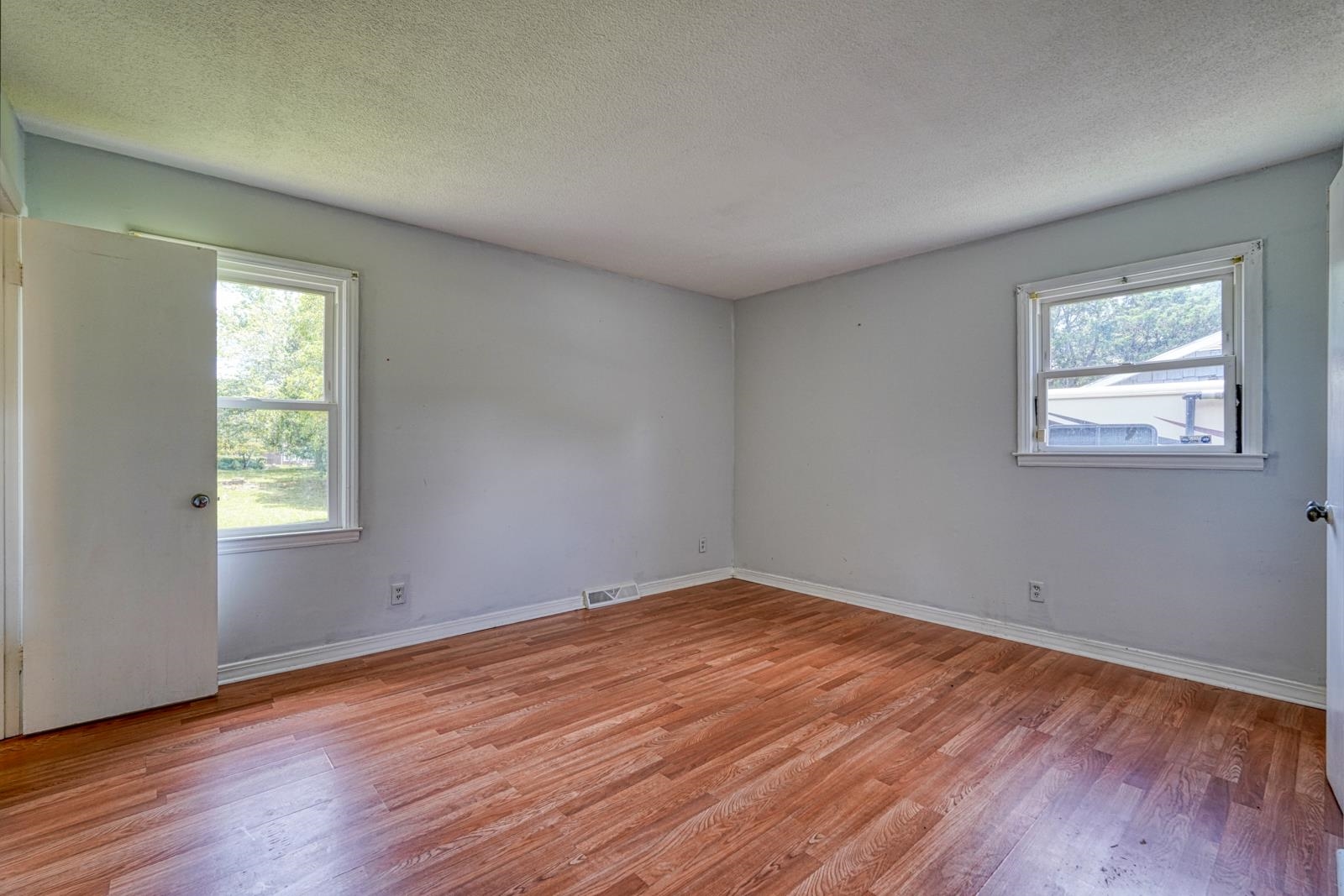 411 Vanderbilt Road Property Photo 19