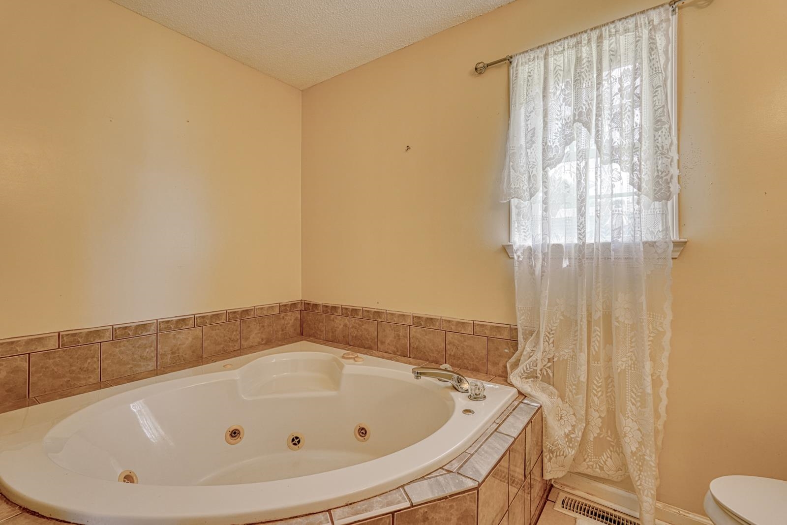 411 Vanderbilt Road Property Photo 30