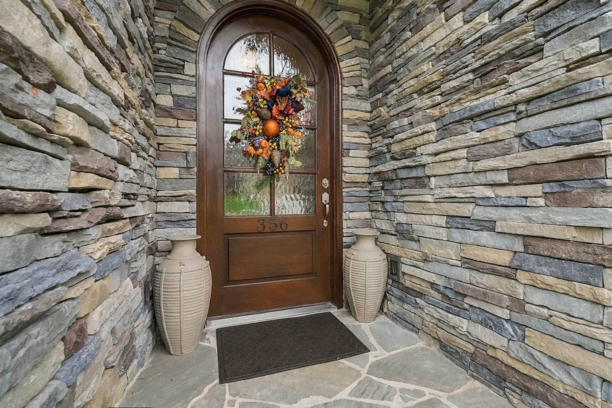 356 S Woodfin Ridge Drive Property Photo 2