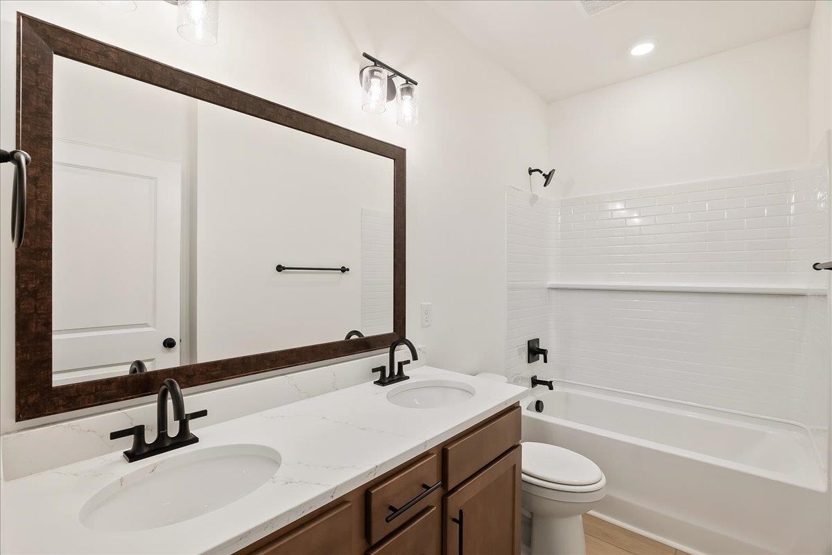 2057 Halton Oaks Drive Property Photo 20