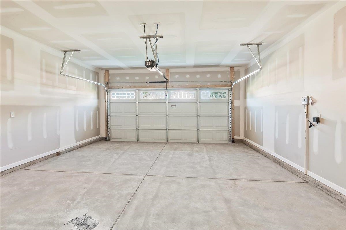 2057 Halton Oaks Drive Property Photo 30