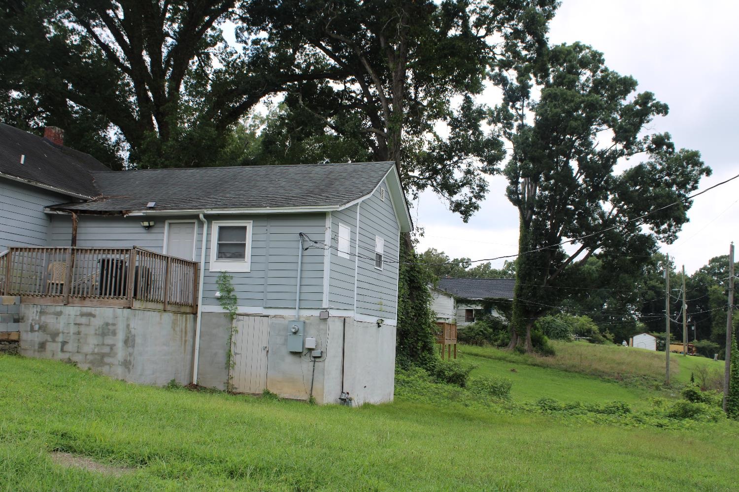 305 Munro Street Property Photo 11