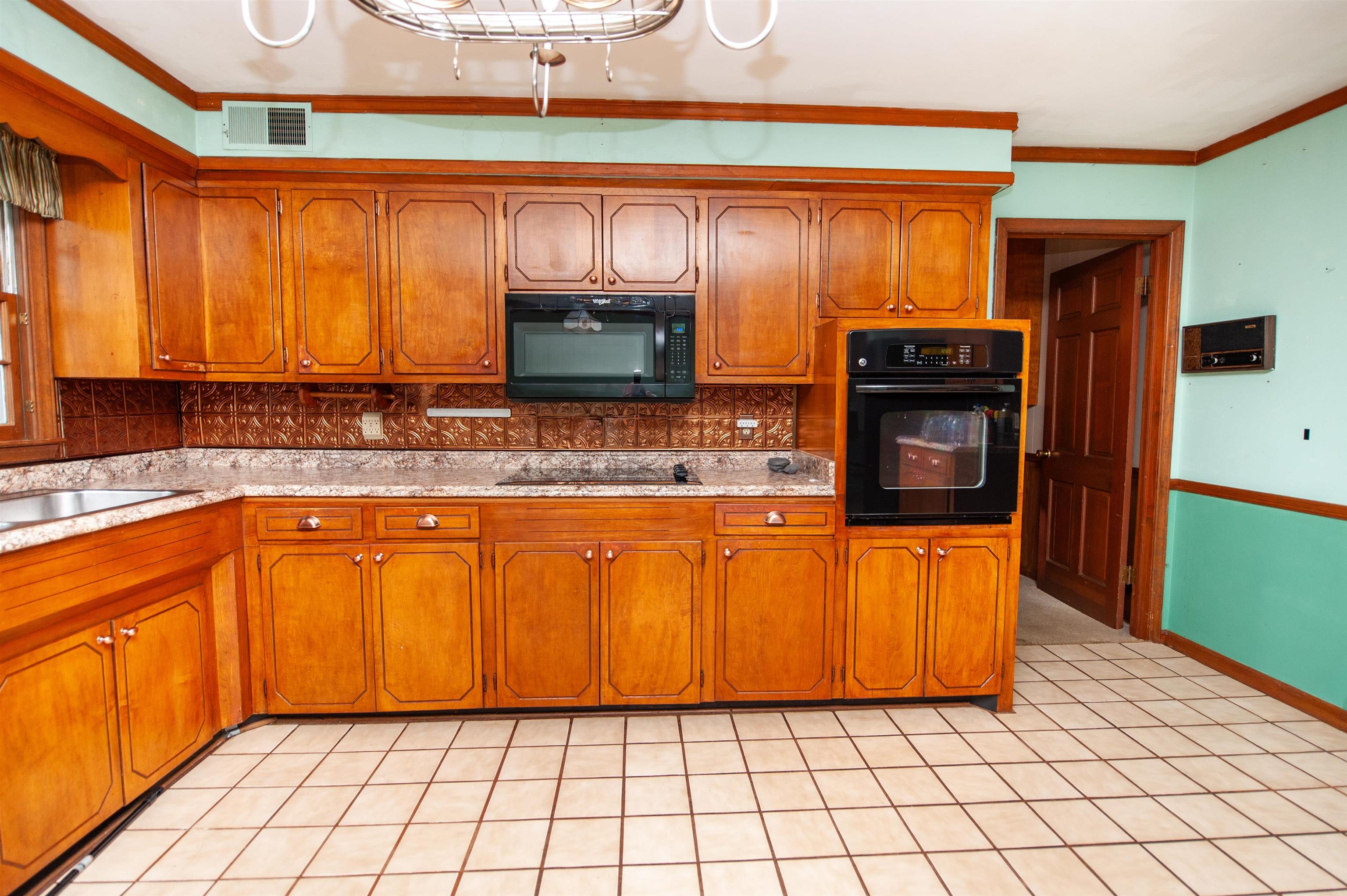 692 Perrin Drive Property Photo 14