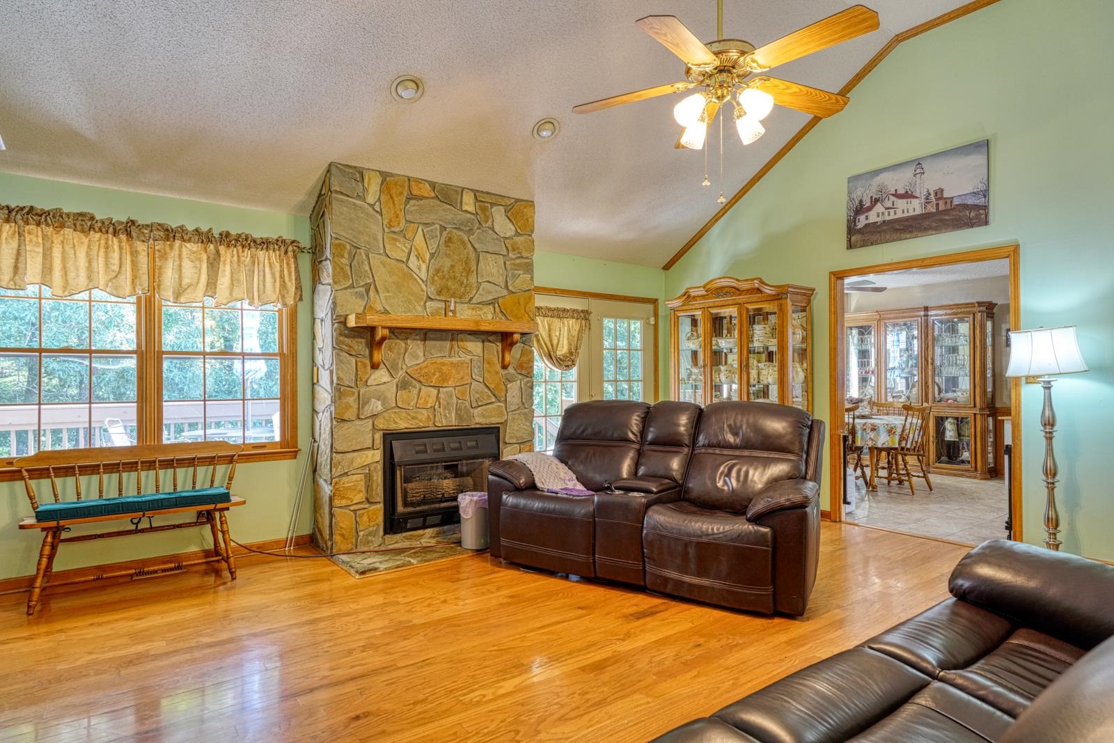 366 Shallowford Drive Property Photo 4