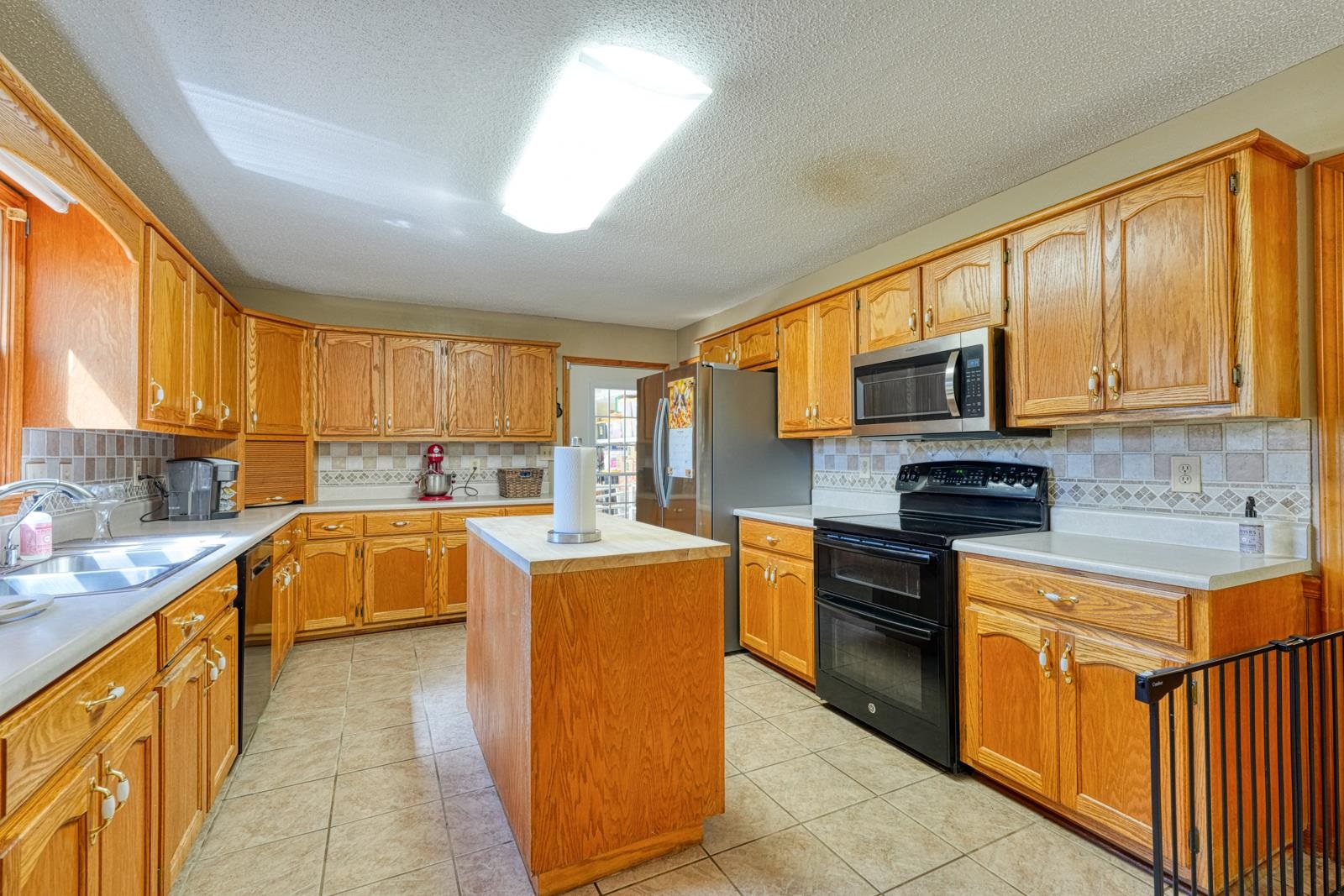 366 Shallowford Drive Property Photo 6
