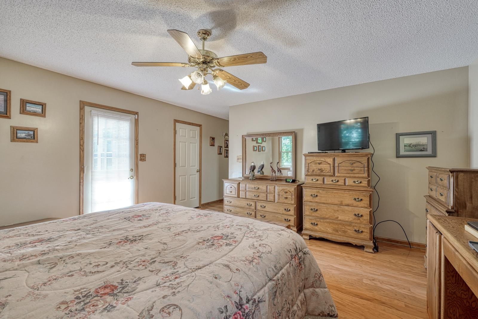 366 Shallowford Drive Property Photo 10