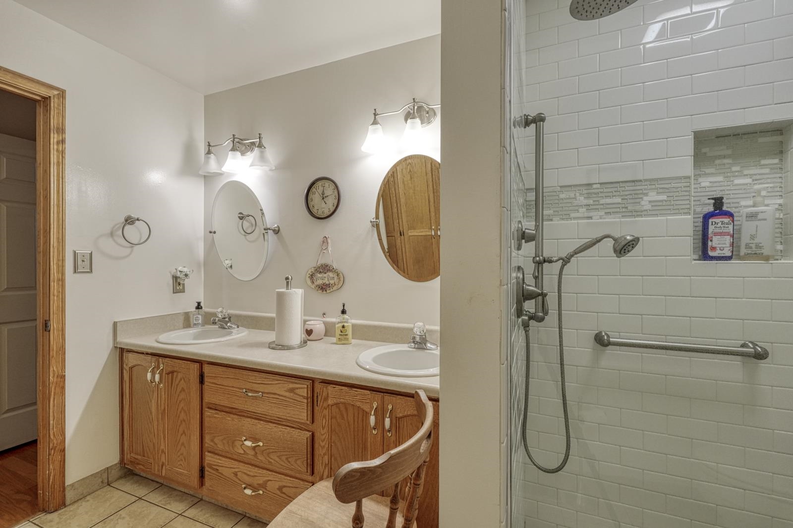 366 Shallowford Drive Property Photo 12