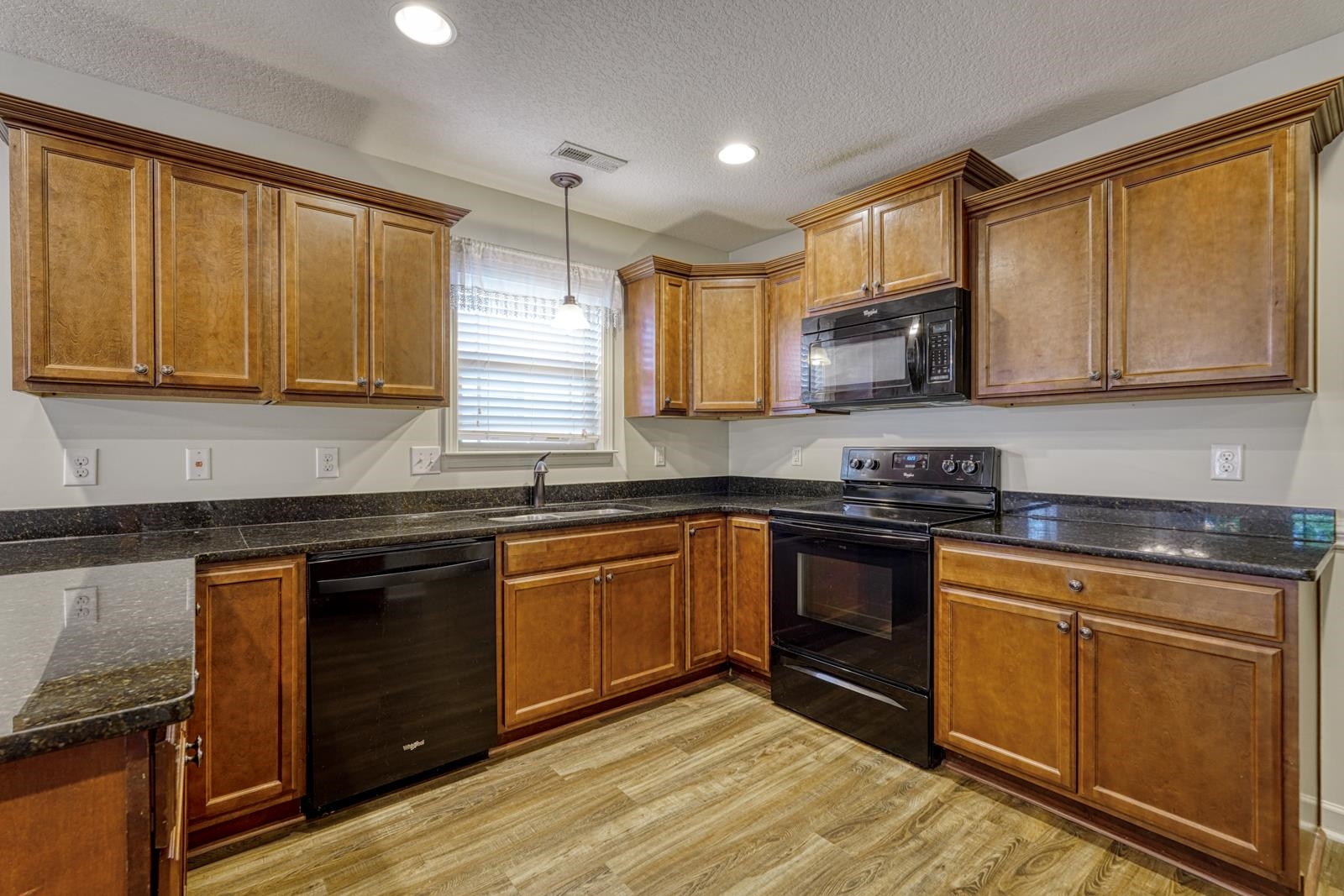 560 Semillon Lane Property Photo 13