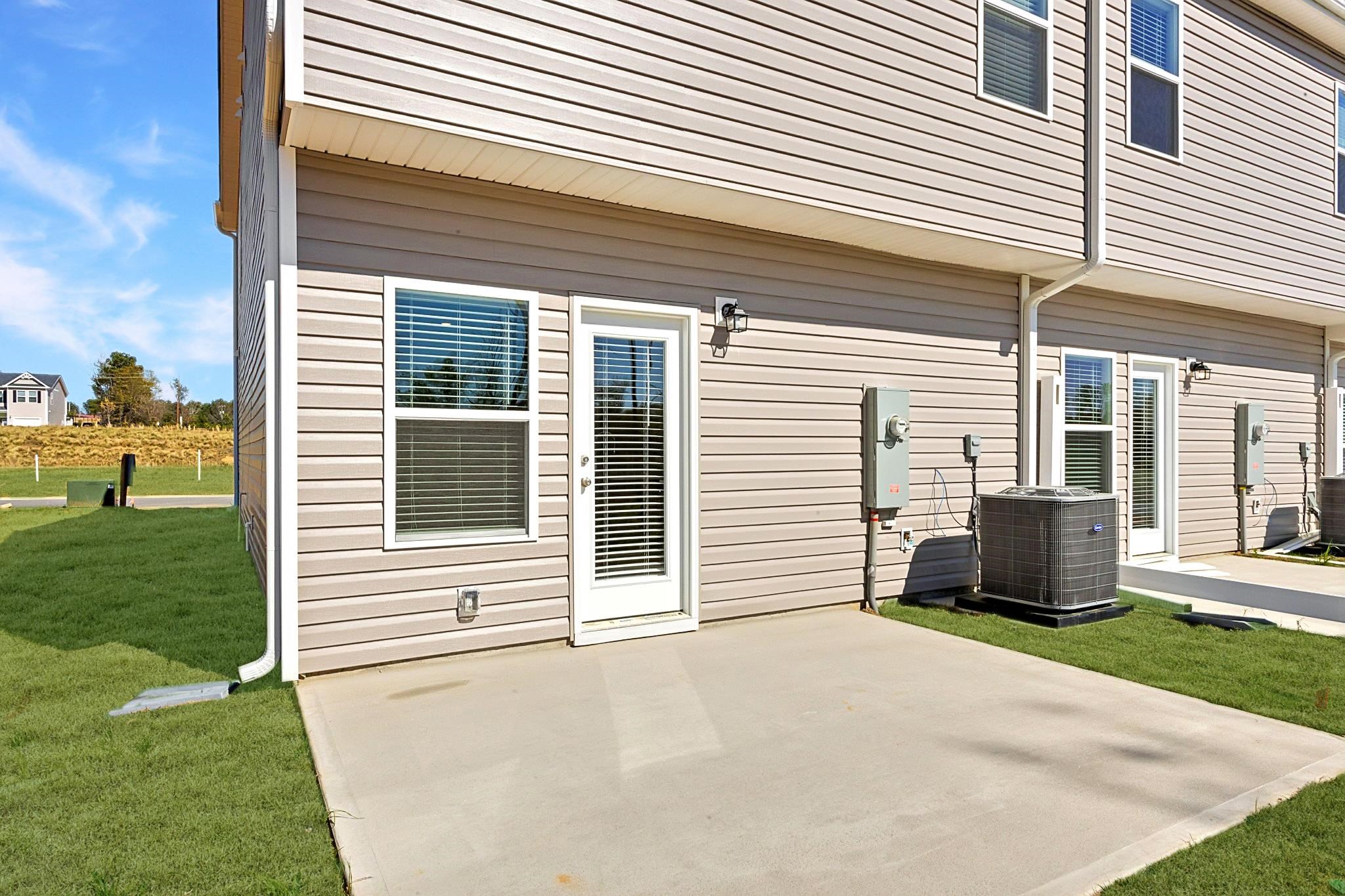 1129 Wharf Trail Property Photo 3