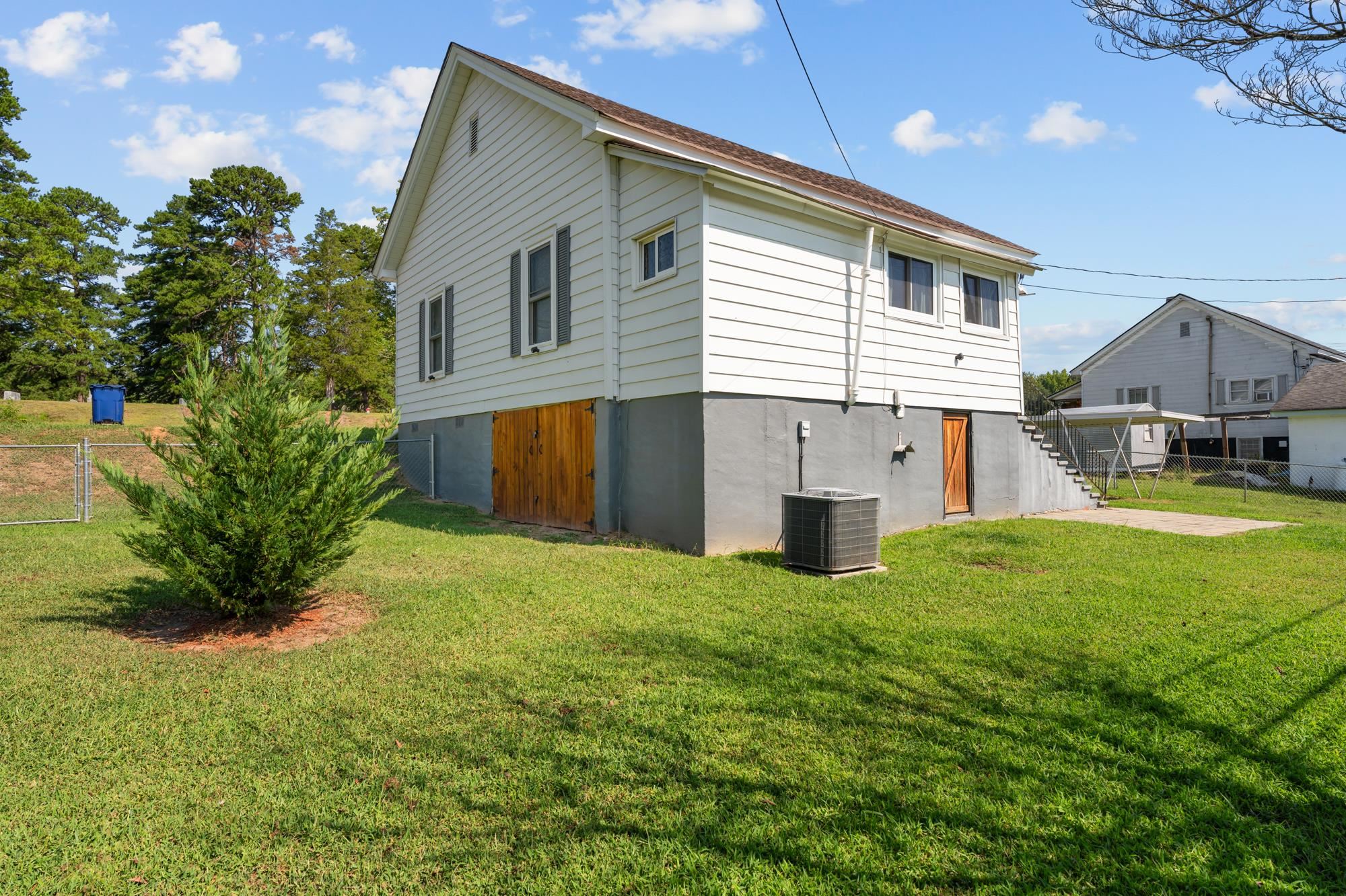 705 Forest Street Property Photo 25