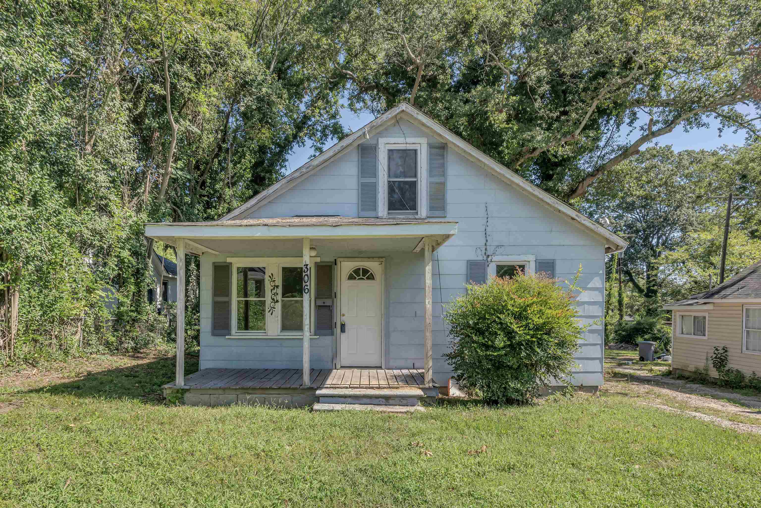 306 Westview Boulevard Property Photo 1