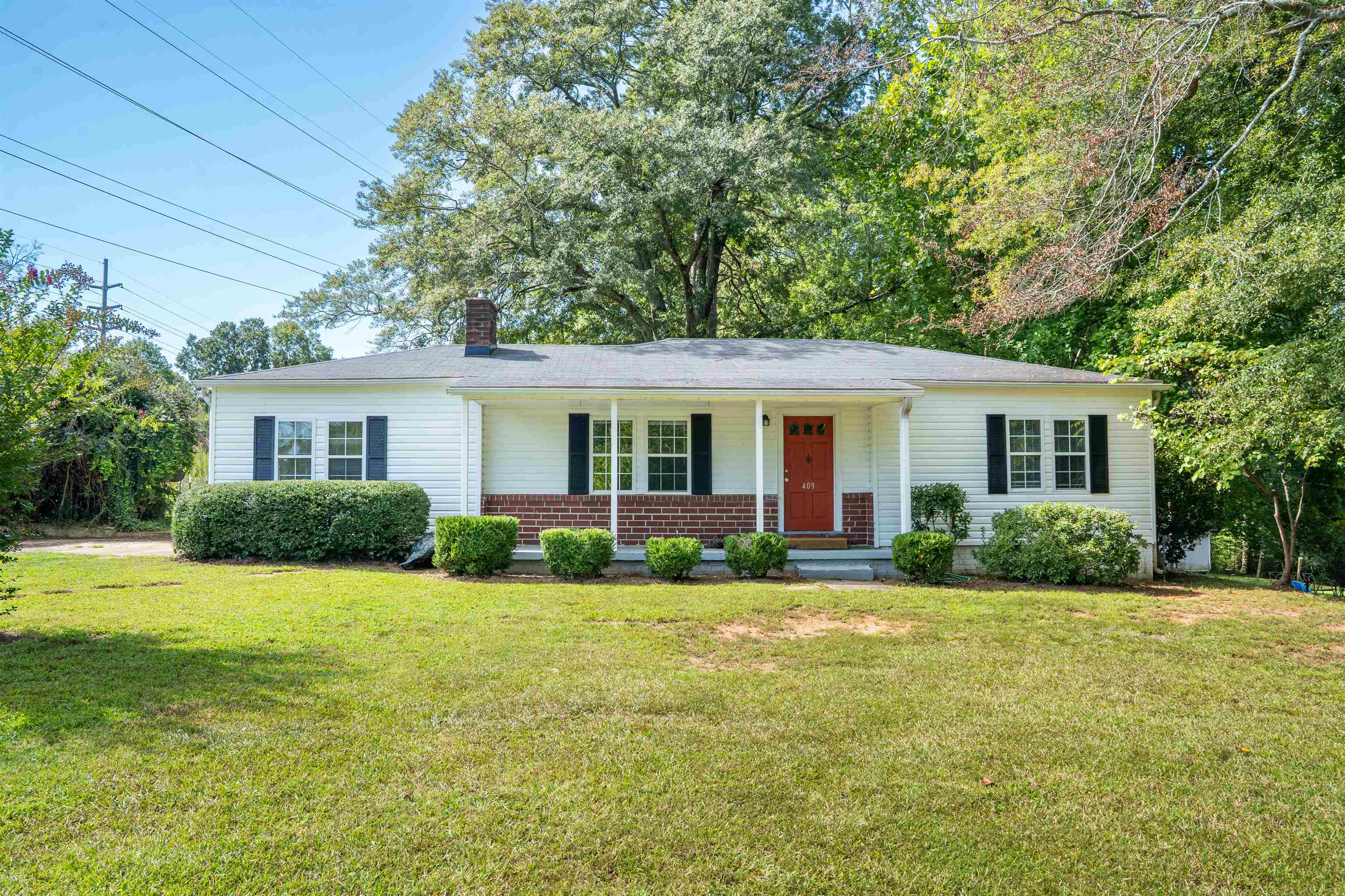 409 E Shore Drive Property Photo 1
