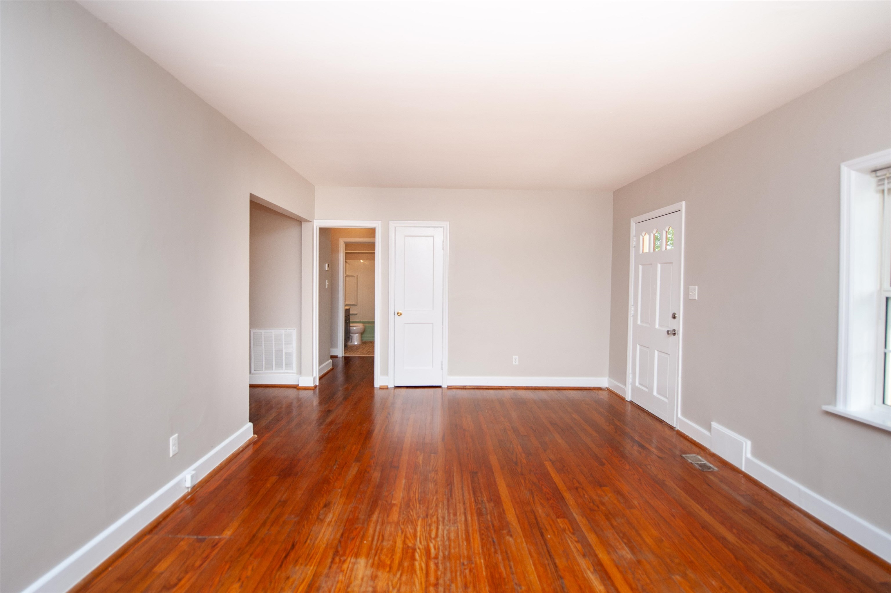 409 E Shore Drive Property Photo 3