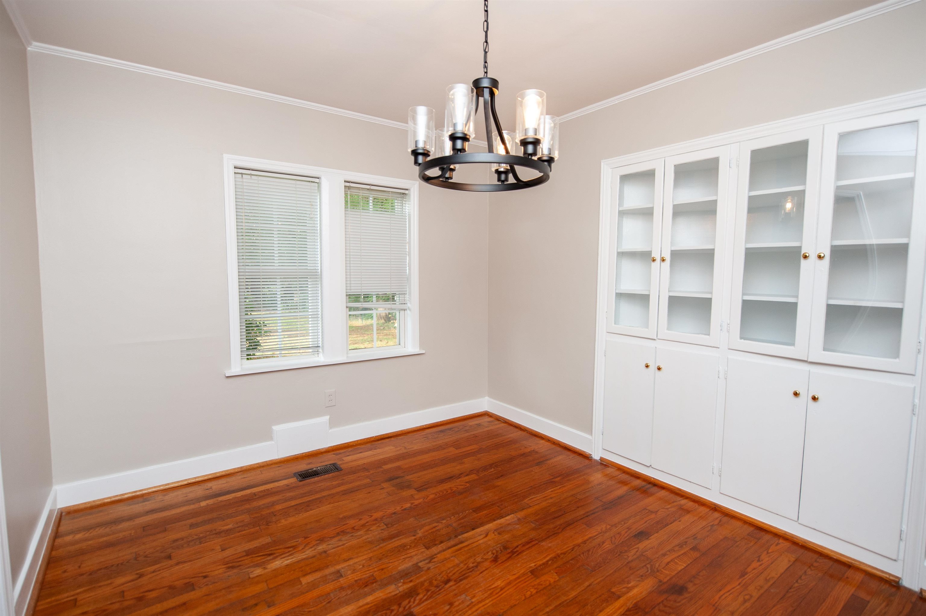 409 E Shore Drive Property Photo 4