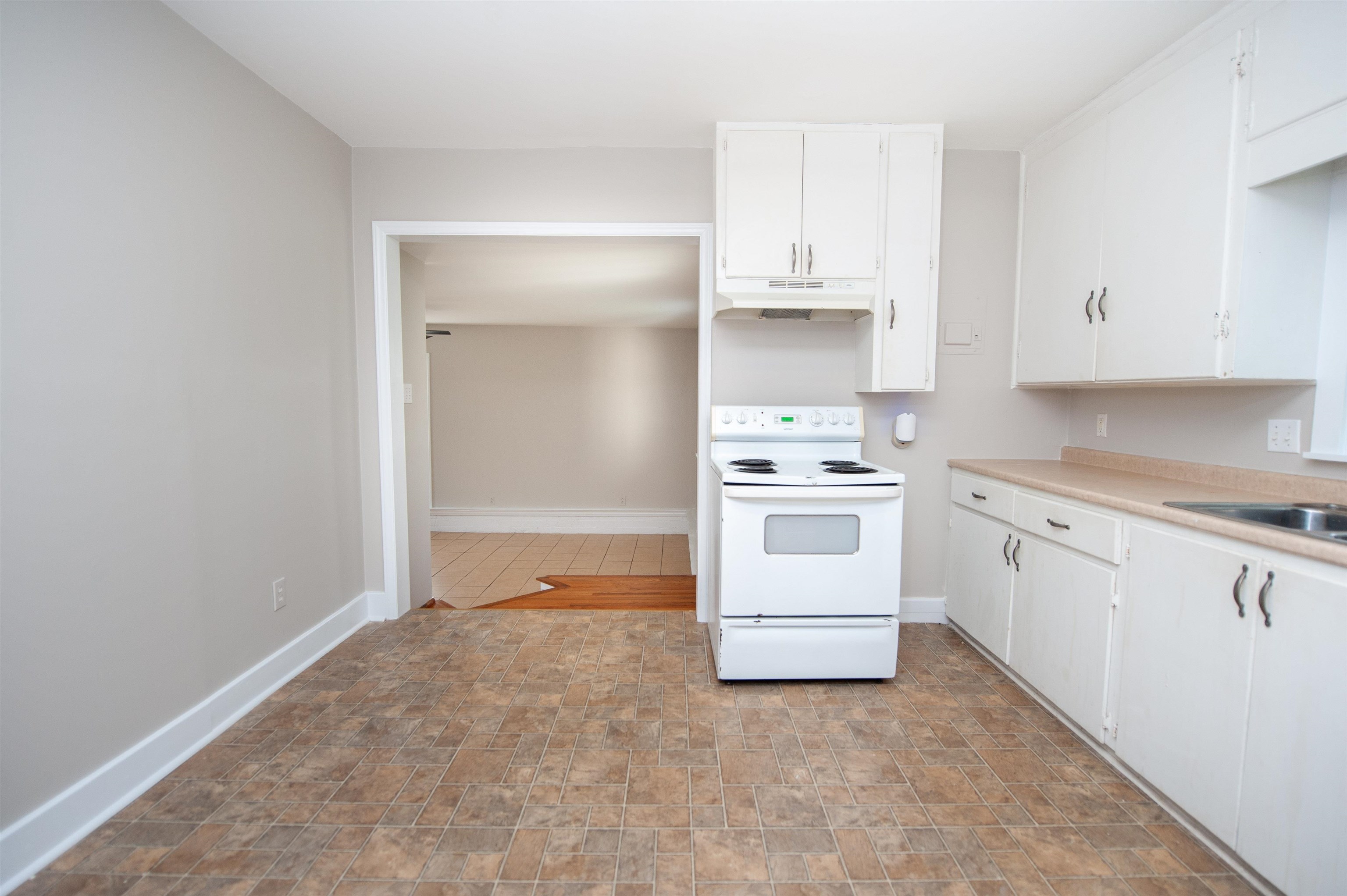 409 E Shore Drive Property Photo 6