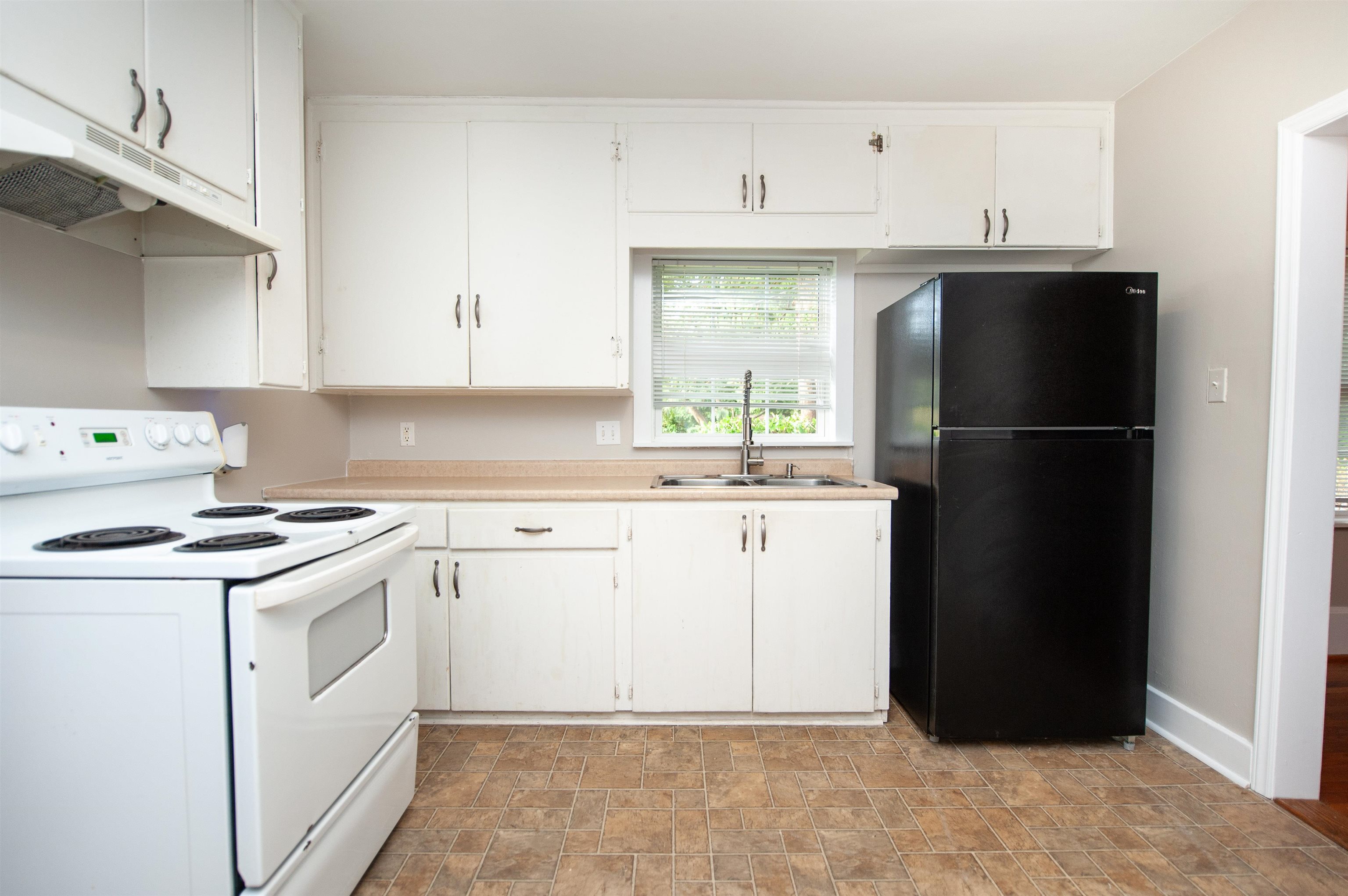 409 E Shore Drive Property Photo 7