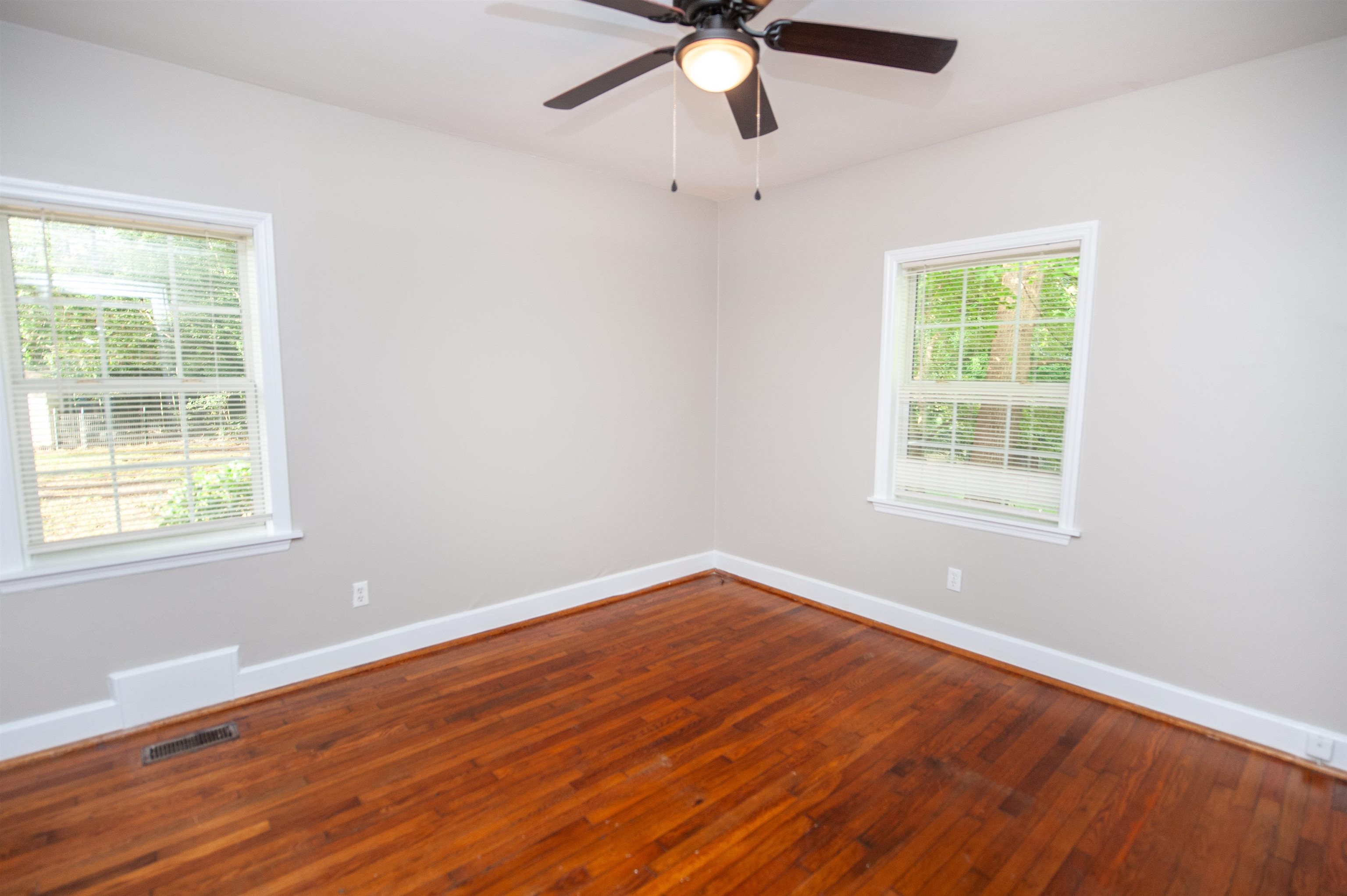 409 E Shore Drive Property Photo 12