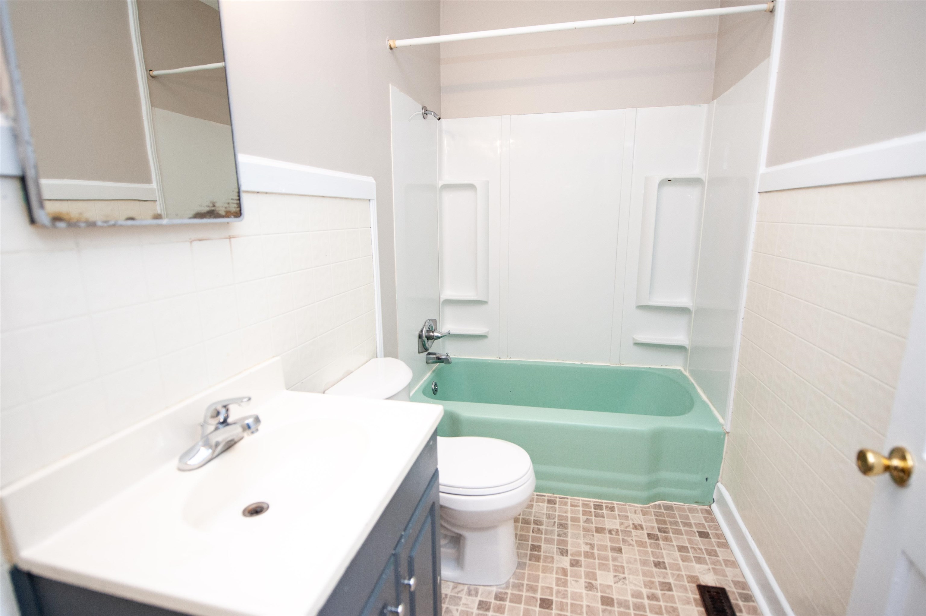 409 E Shore Drive Property Photo 14