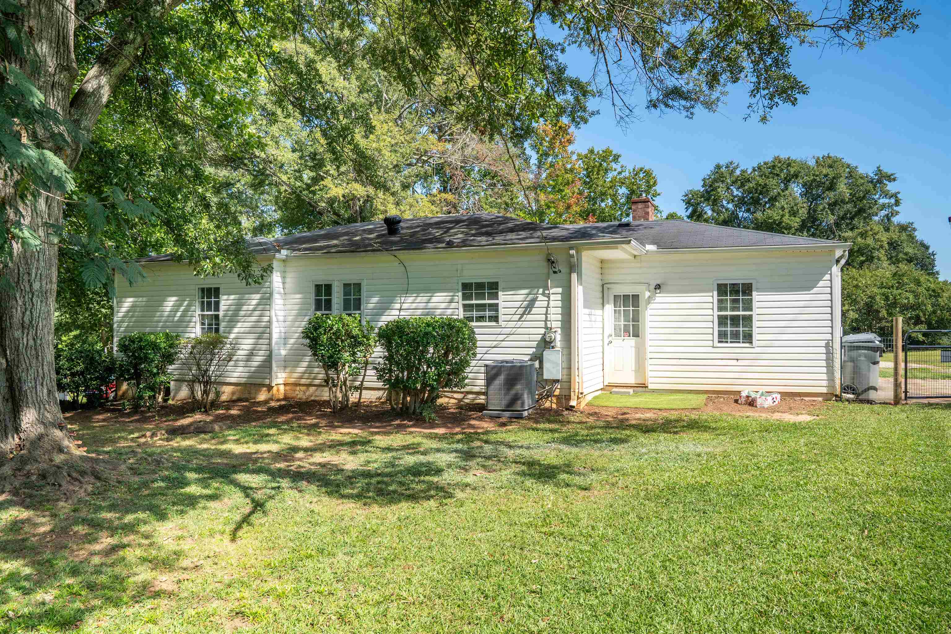 409 E Shore Drive Property Photo 19