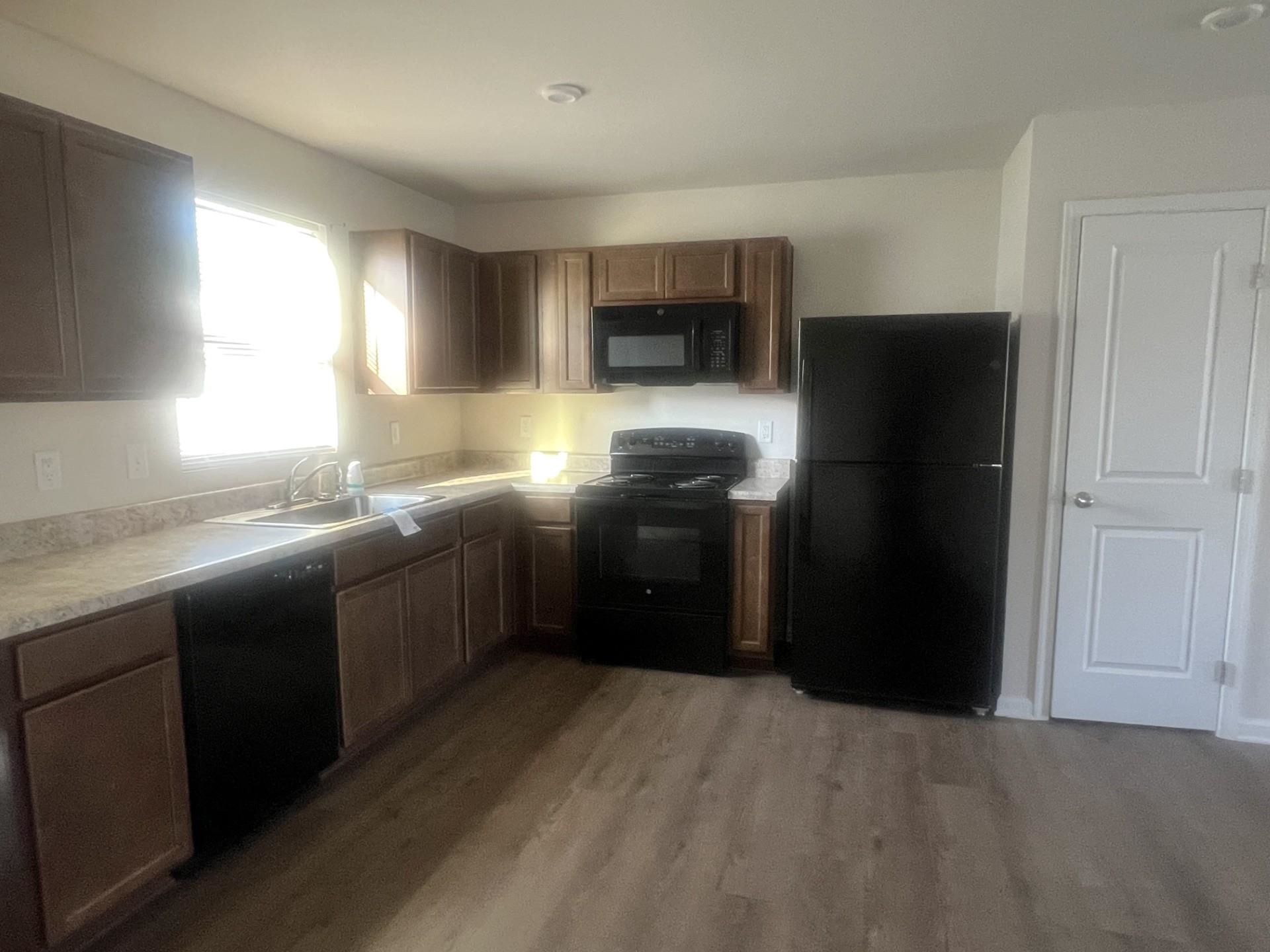 906 English Green Way Property Photo 2