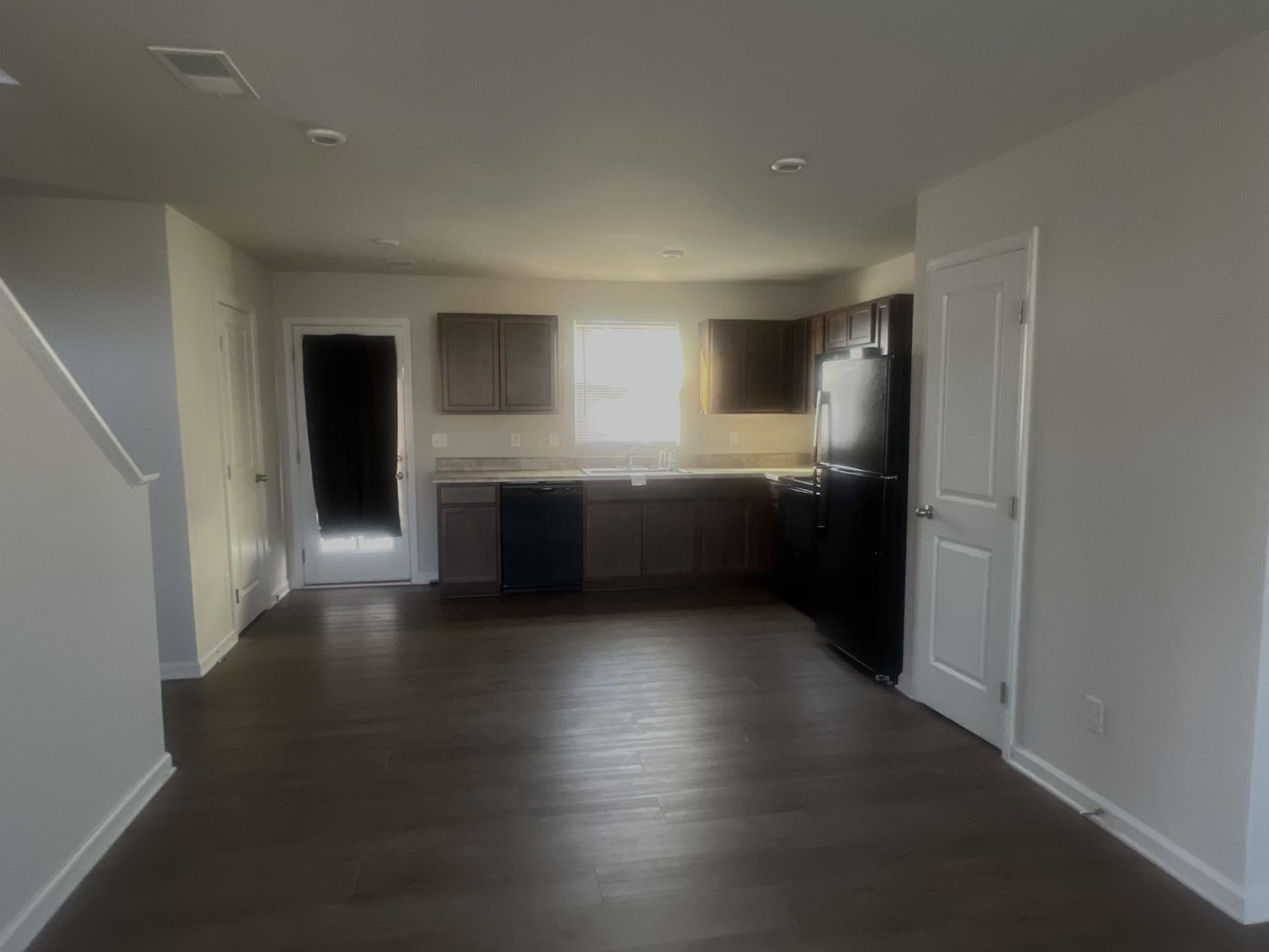 906 English Green Way Property Photo 3