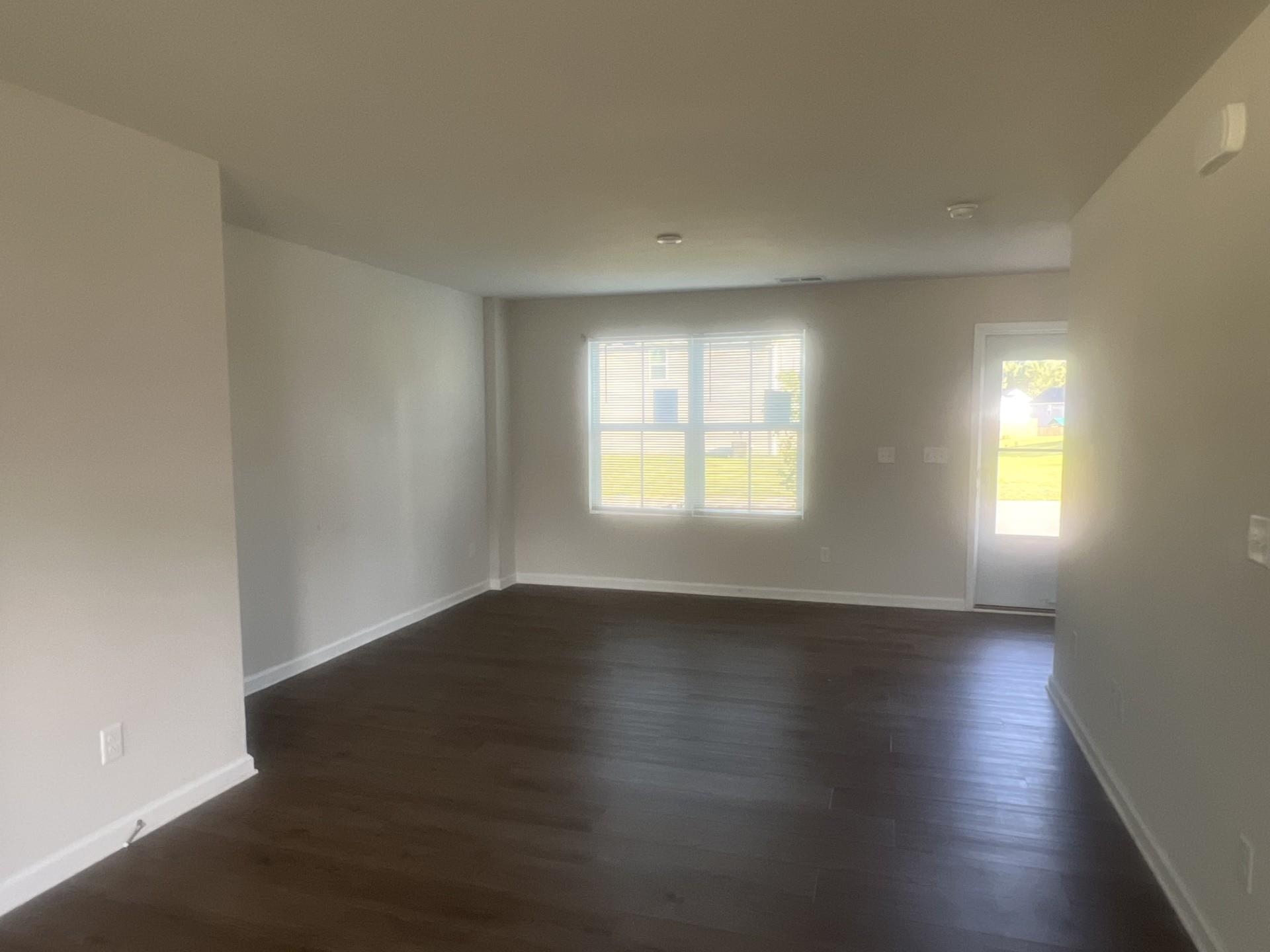 906 English Green Way Property Photo 4