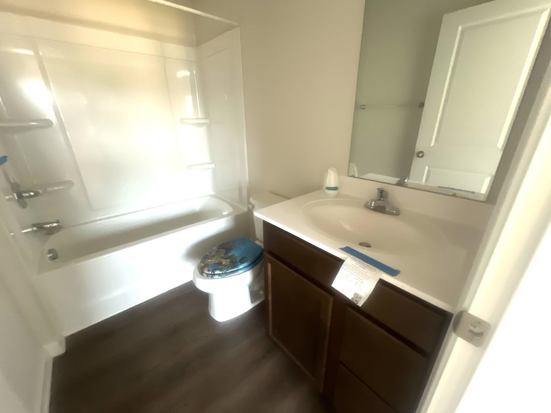 906 English Green Way Property Photo 9