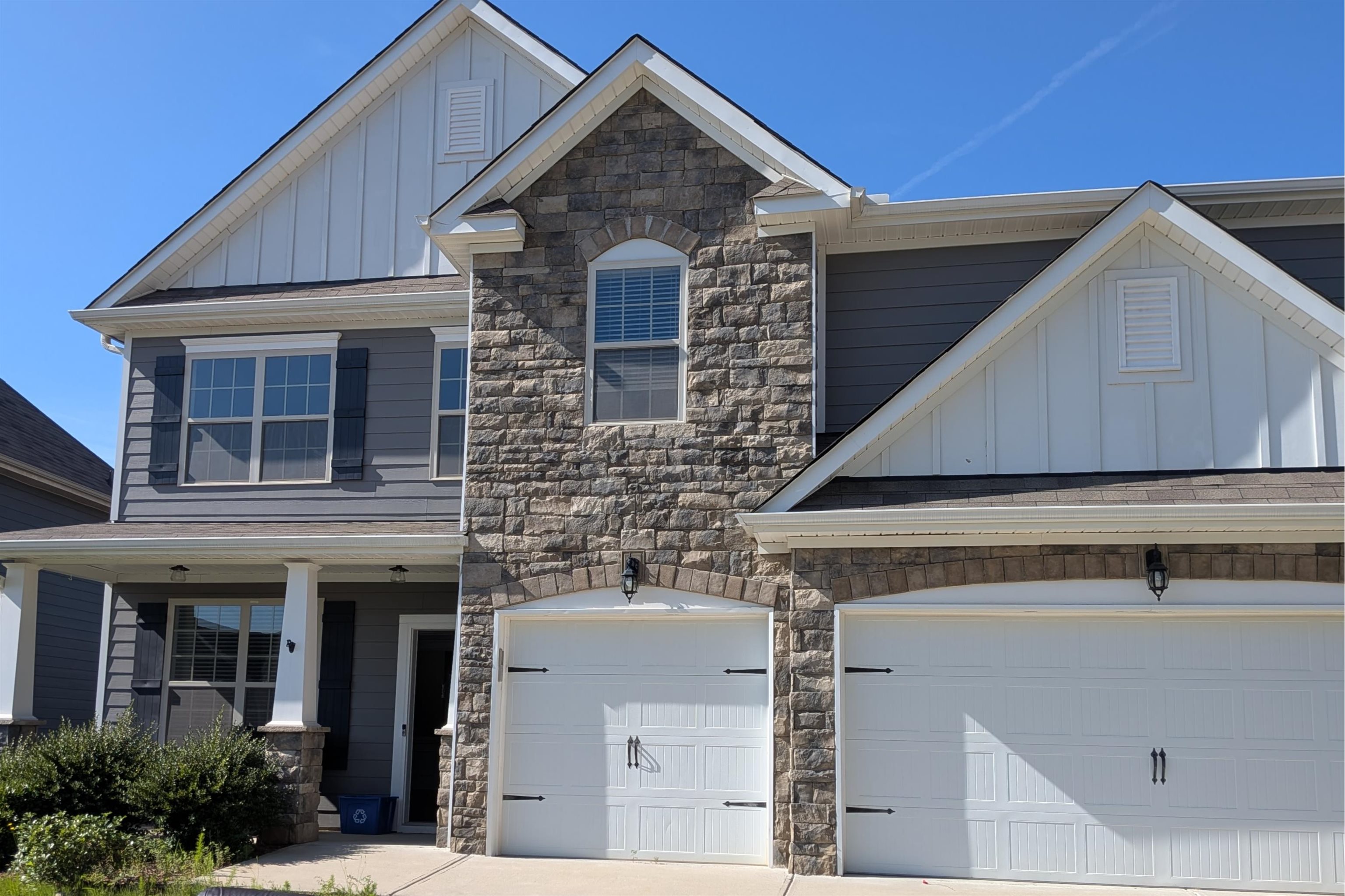 405 Hilburn Way Property Photo 1