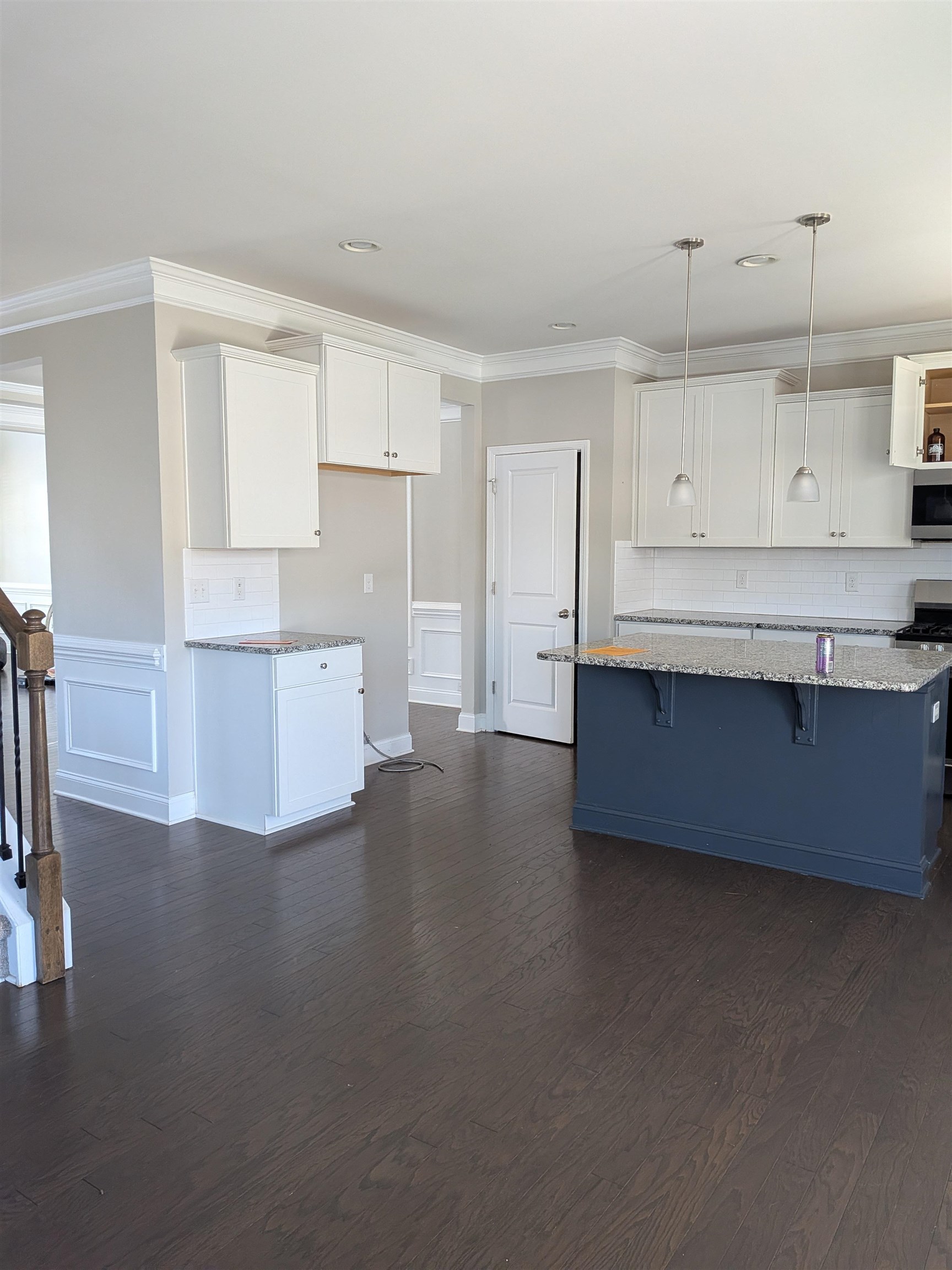 405 Hilburn Way Property Photo 4