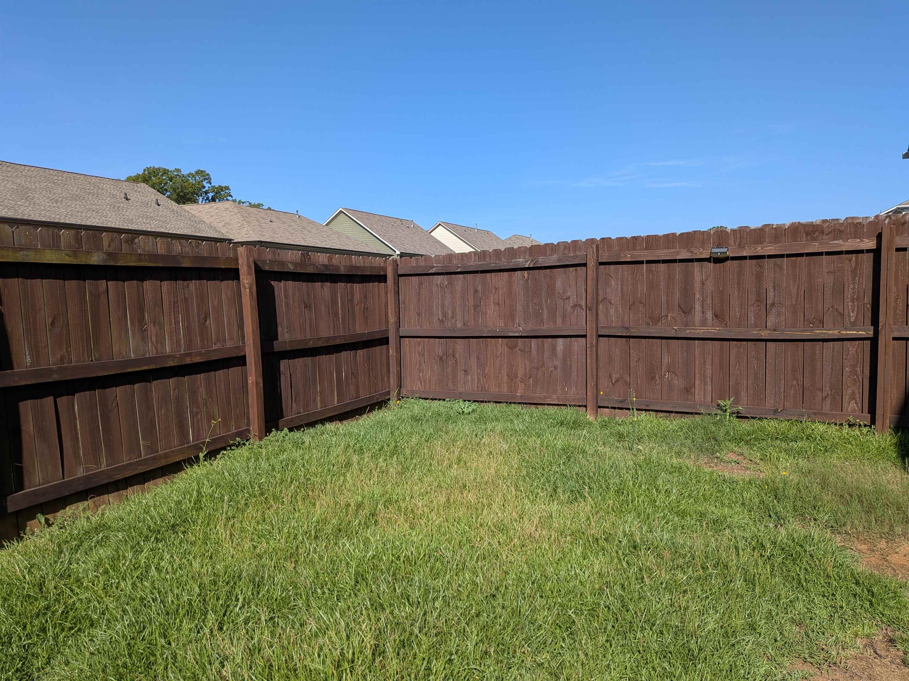 405 Hilburn Way Property Photo 6