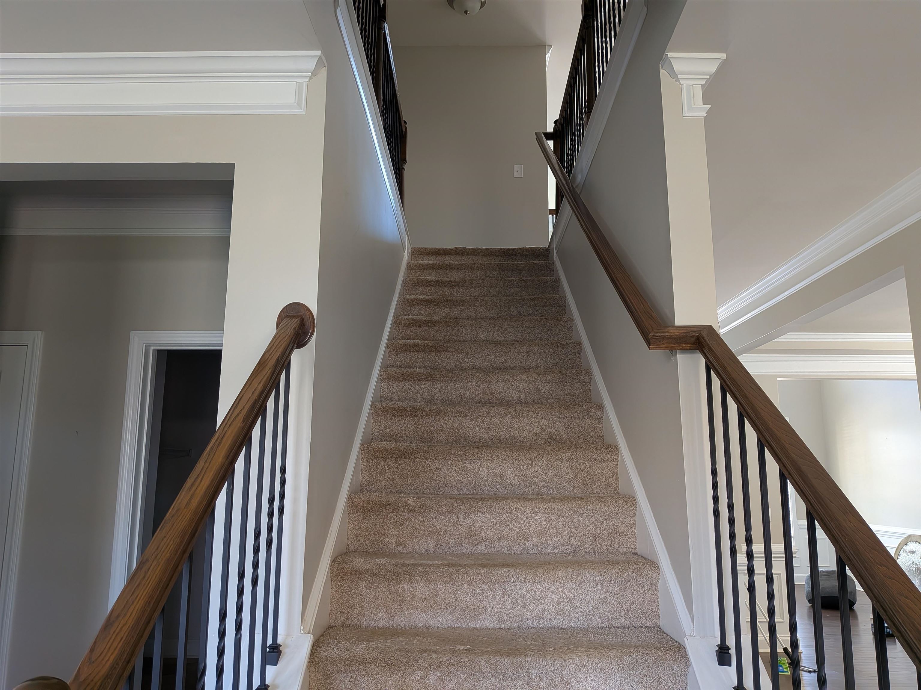 405 Hilburn Way Property Photo 10