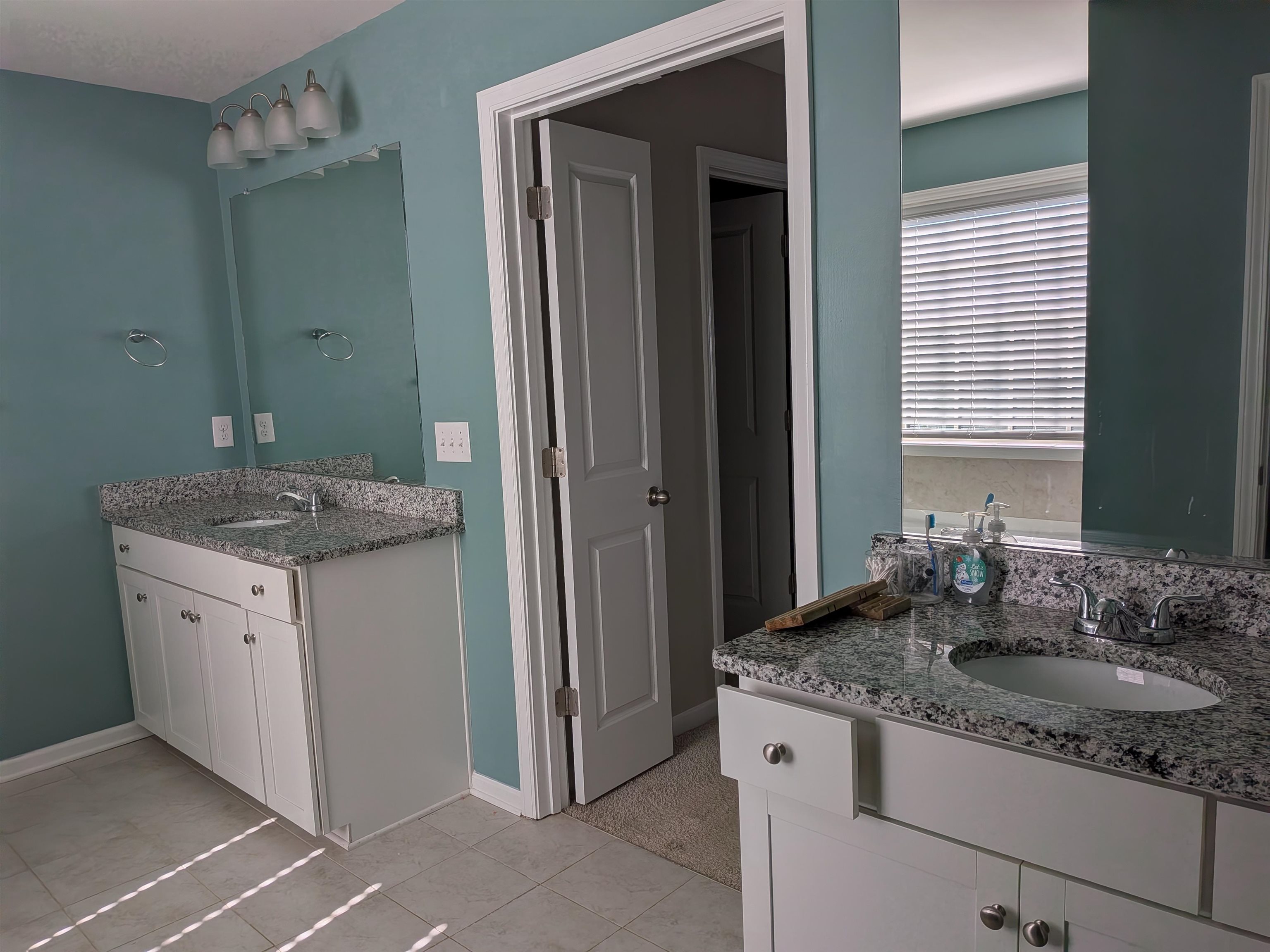 405 Hilburn Way Property Photo 15