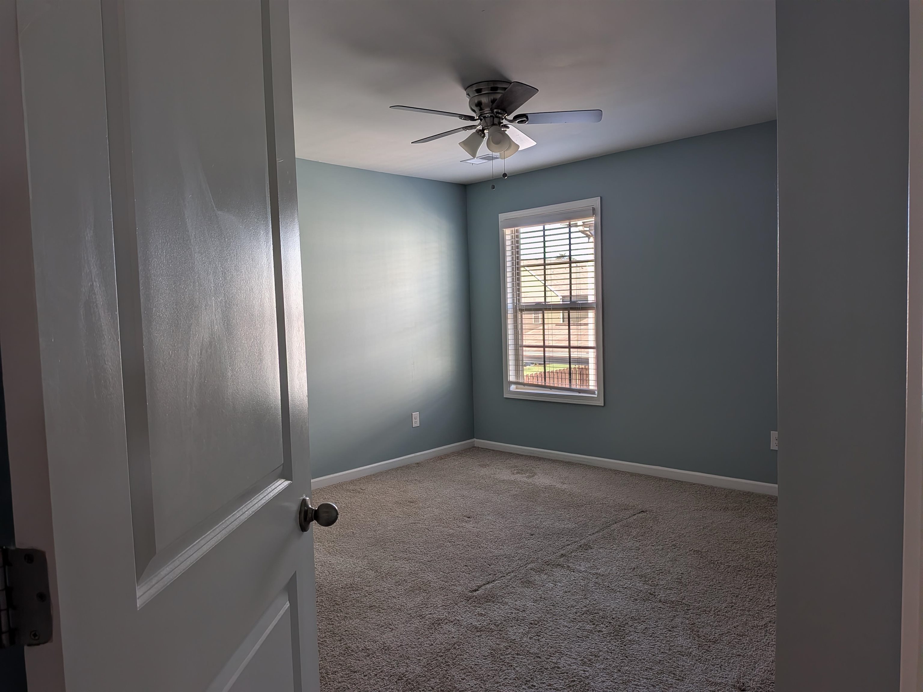 405 Hilburn Way Property Photo 17